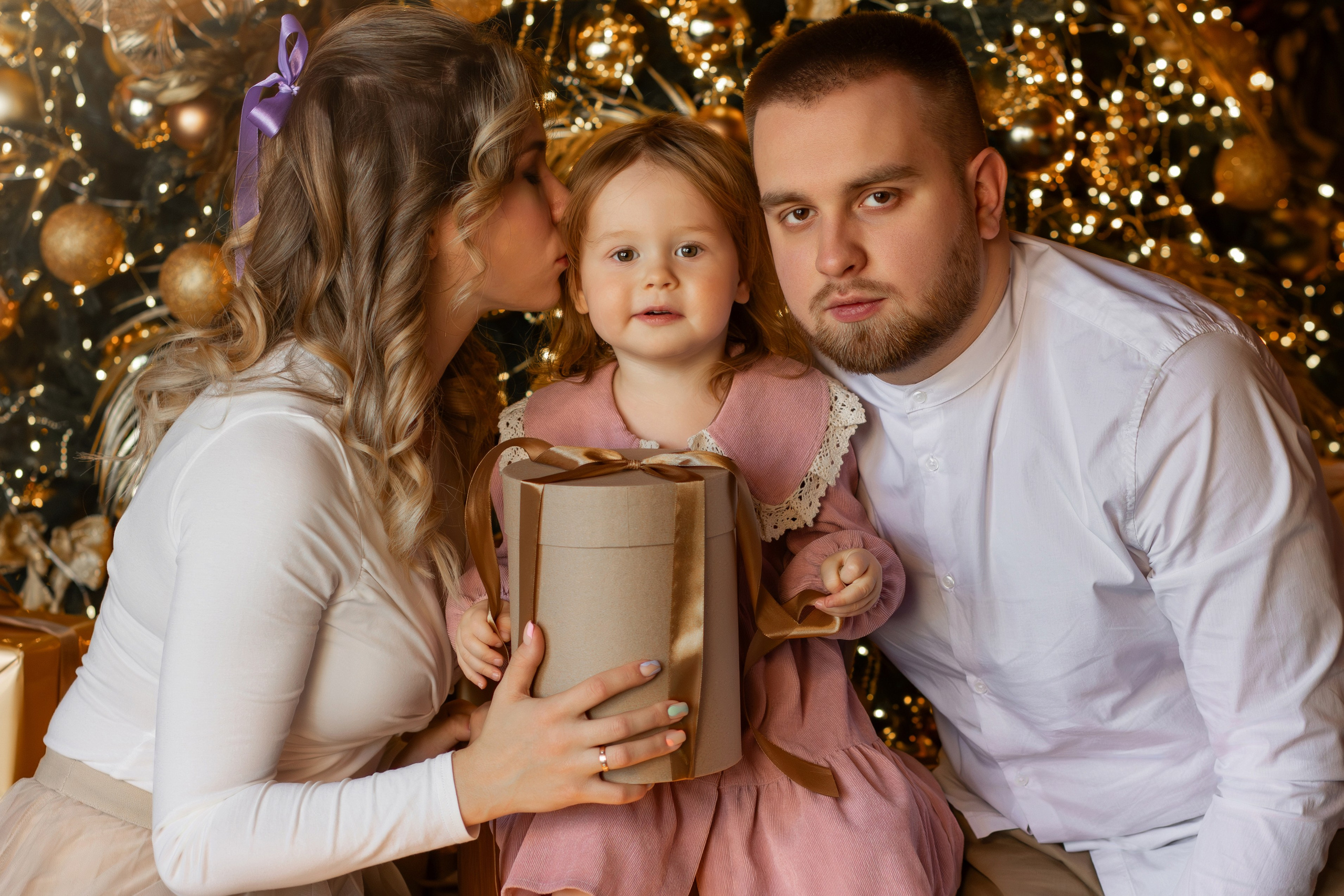 Новогодняя семейная съемка в студии. Семейный и женский фотограф в Москве Надежда Воробьева