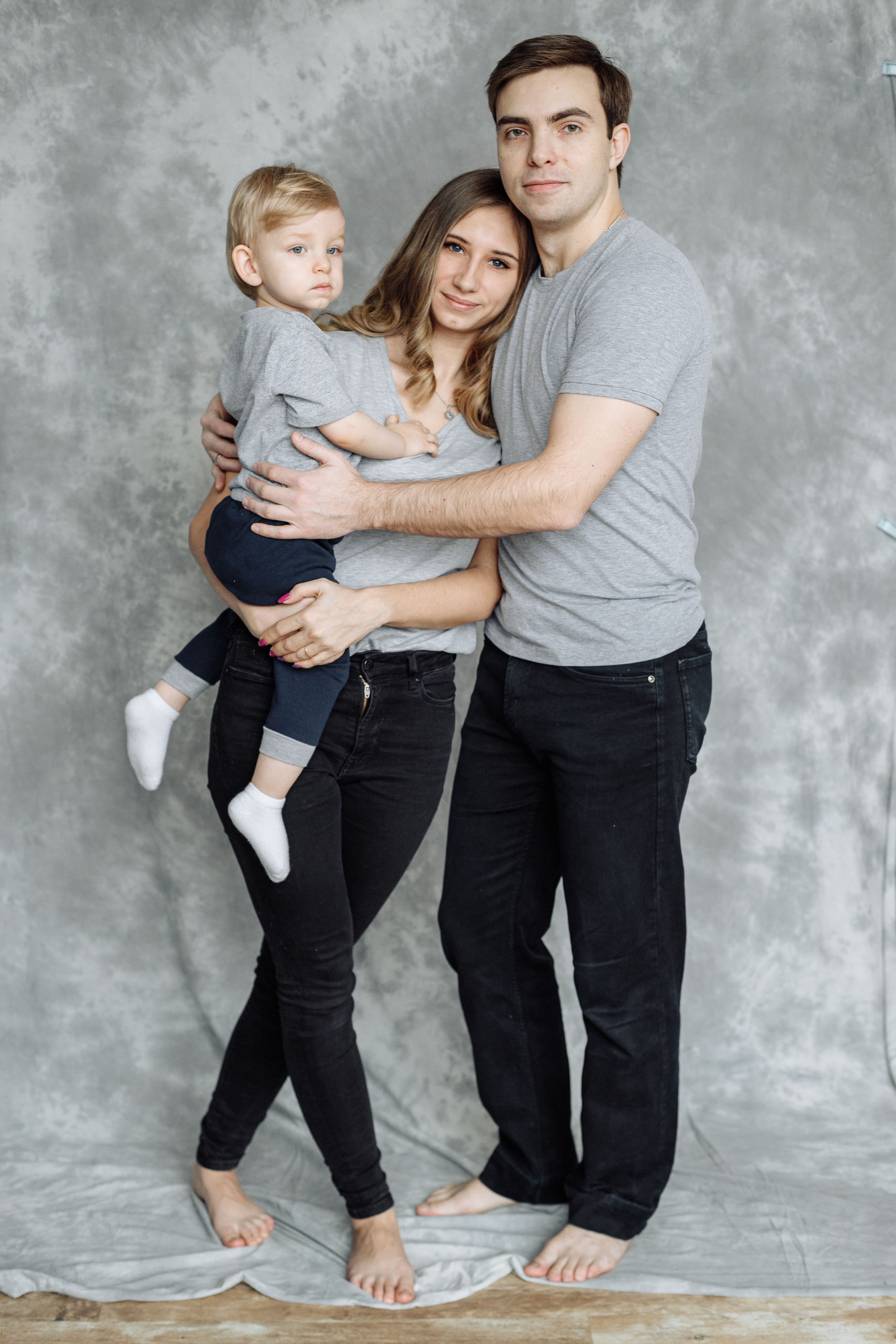 Трое в студии. Свадебный и портретный фотограф в Королёве Сергей Чихарев