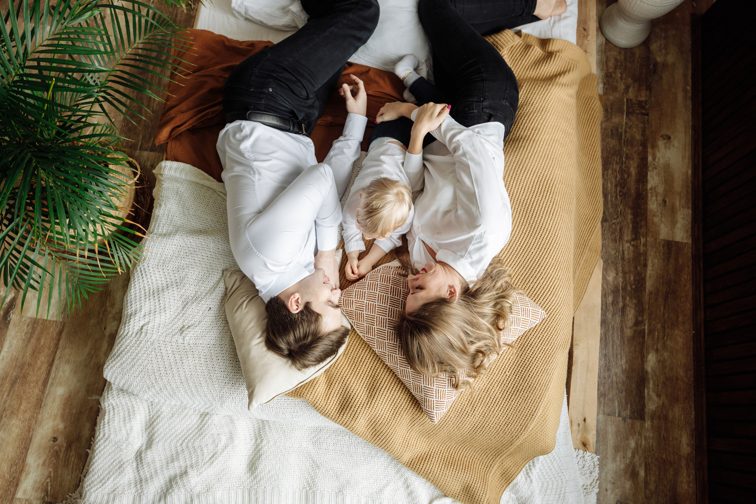 Трое в студии. Свадебный и портретный фотограф в Королёве Сергей Чихарев