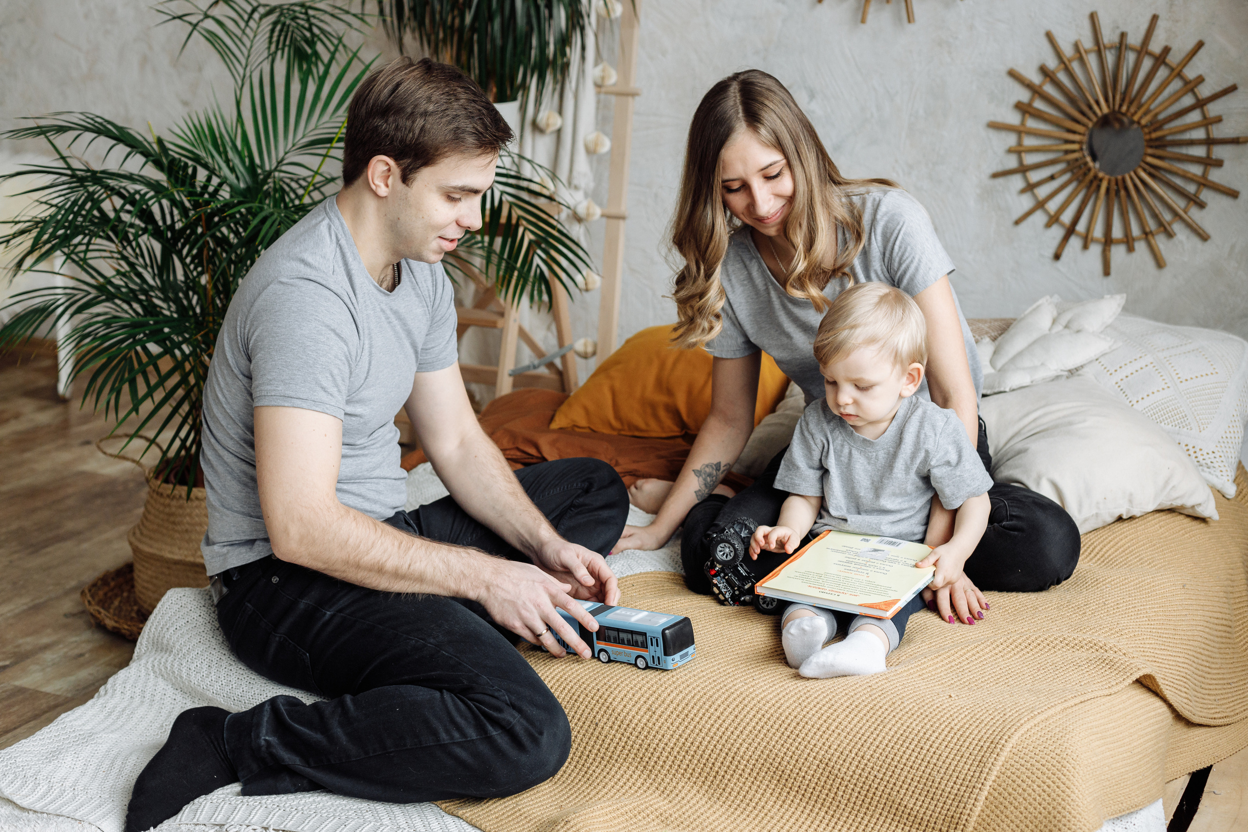 Трое в студии. Свадебный и портретный фотограф в Королёве Сергей Чихарев