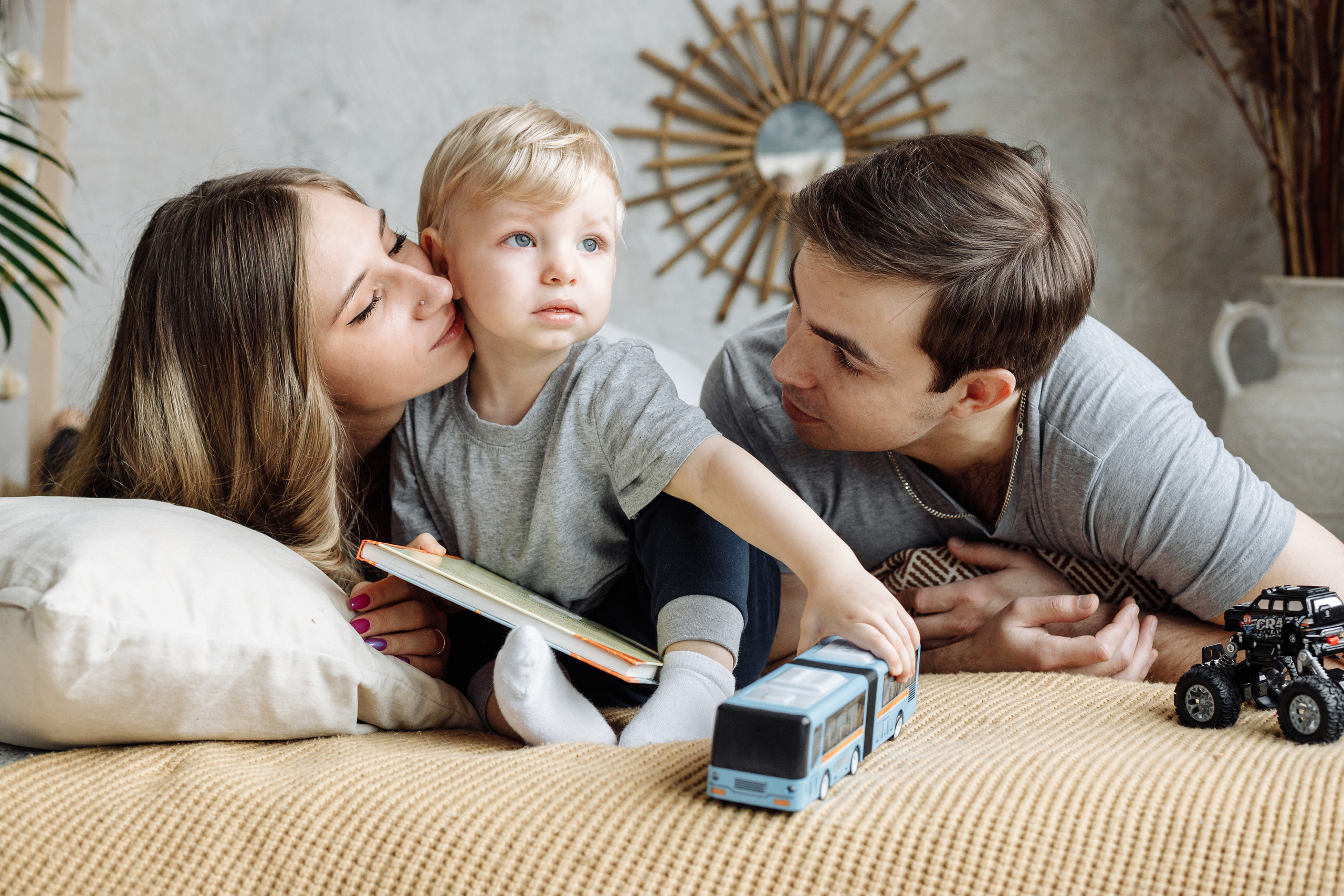 Трое в студии. Свадебный и портретный фотограф в Королёве Сергей Чихарев