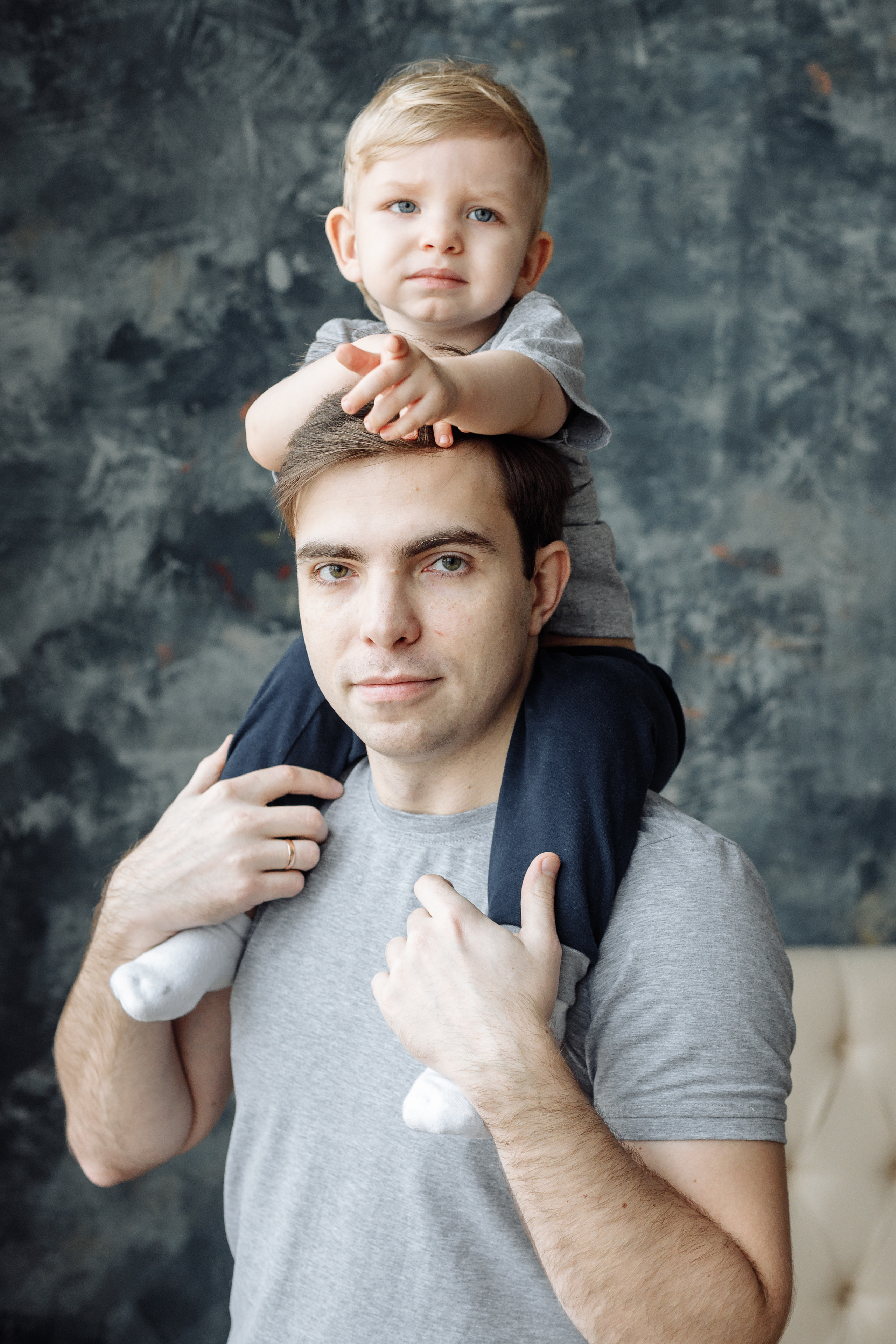 Трое в студии. Свадебный и портретный фотограф в Королёве Сергей Чихарев