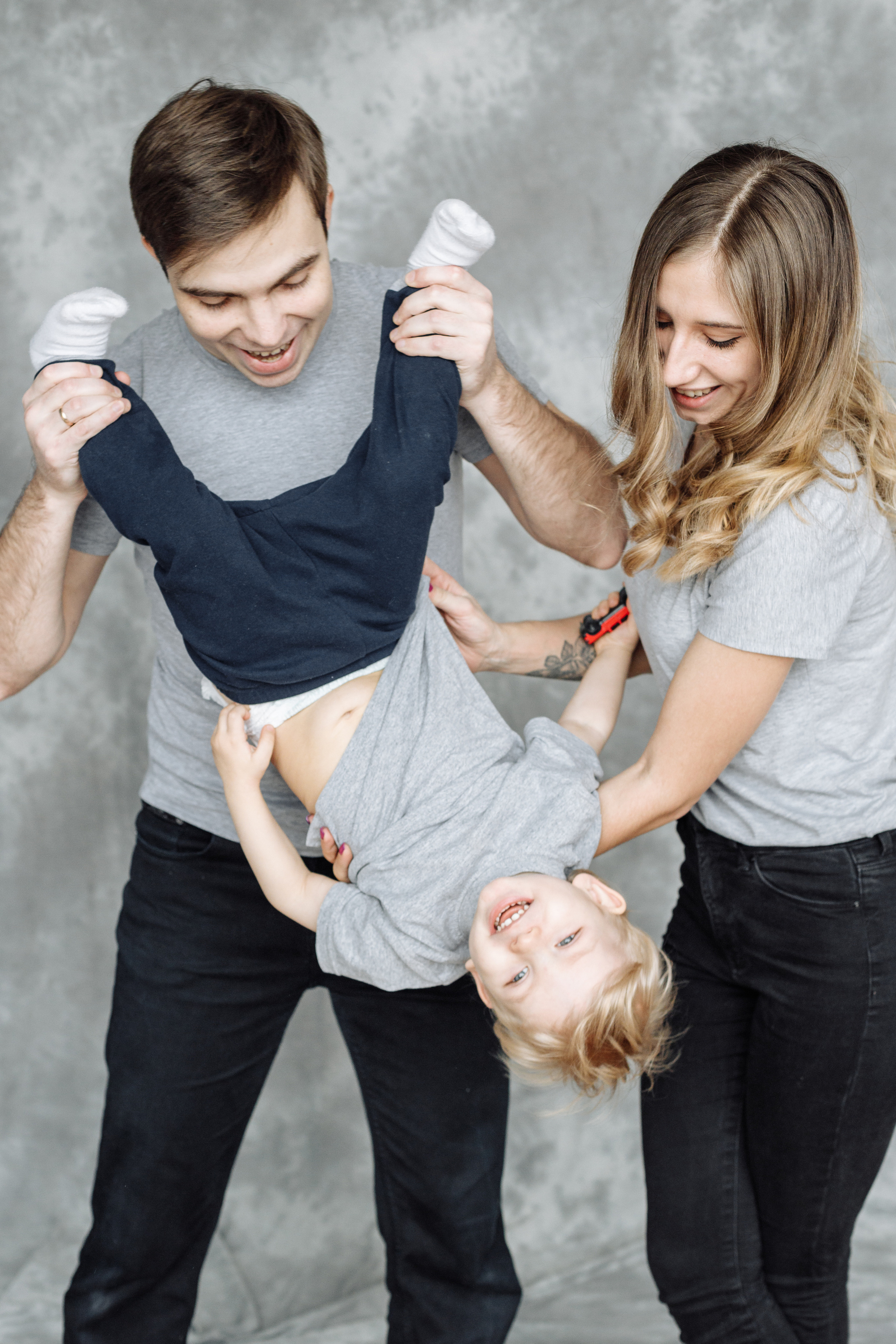 Трое в студии. Свадебный и портретный фотограф в Королёве Сергей Чихарев