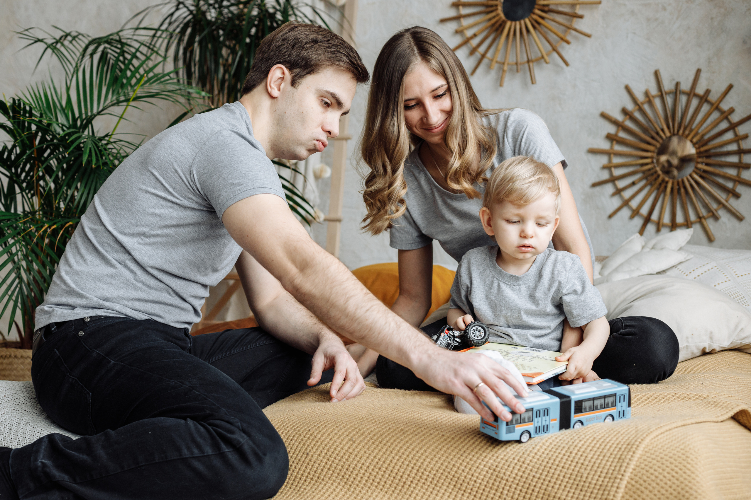 Трое в студии. Свадебный и портретный фотограф в Королёве Сергей Чихарев