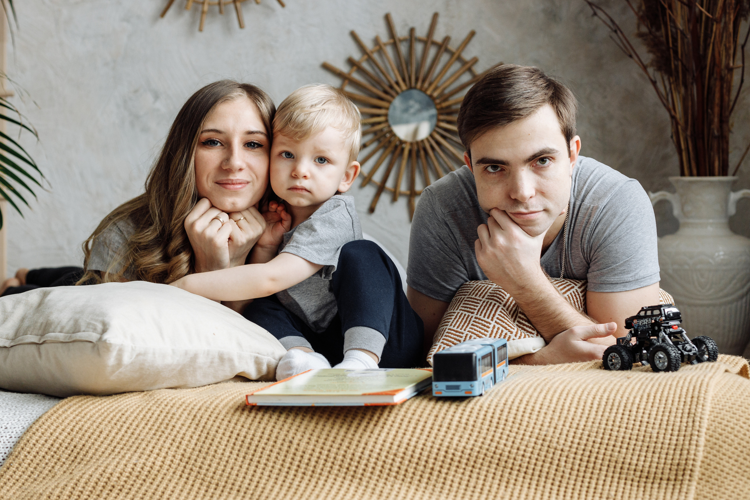Трое в студии. Свадебный и портретный фотограф в Королёве Сергей Чихарев