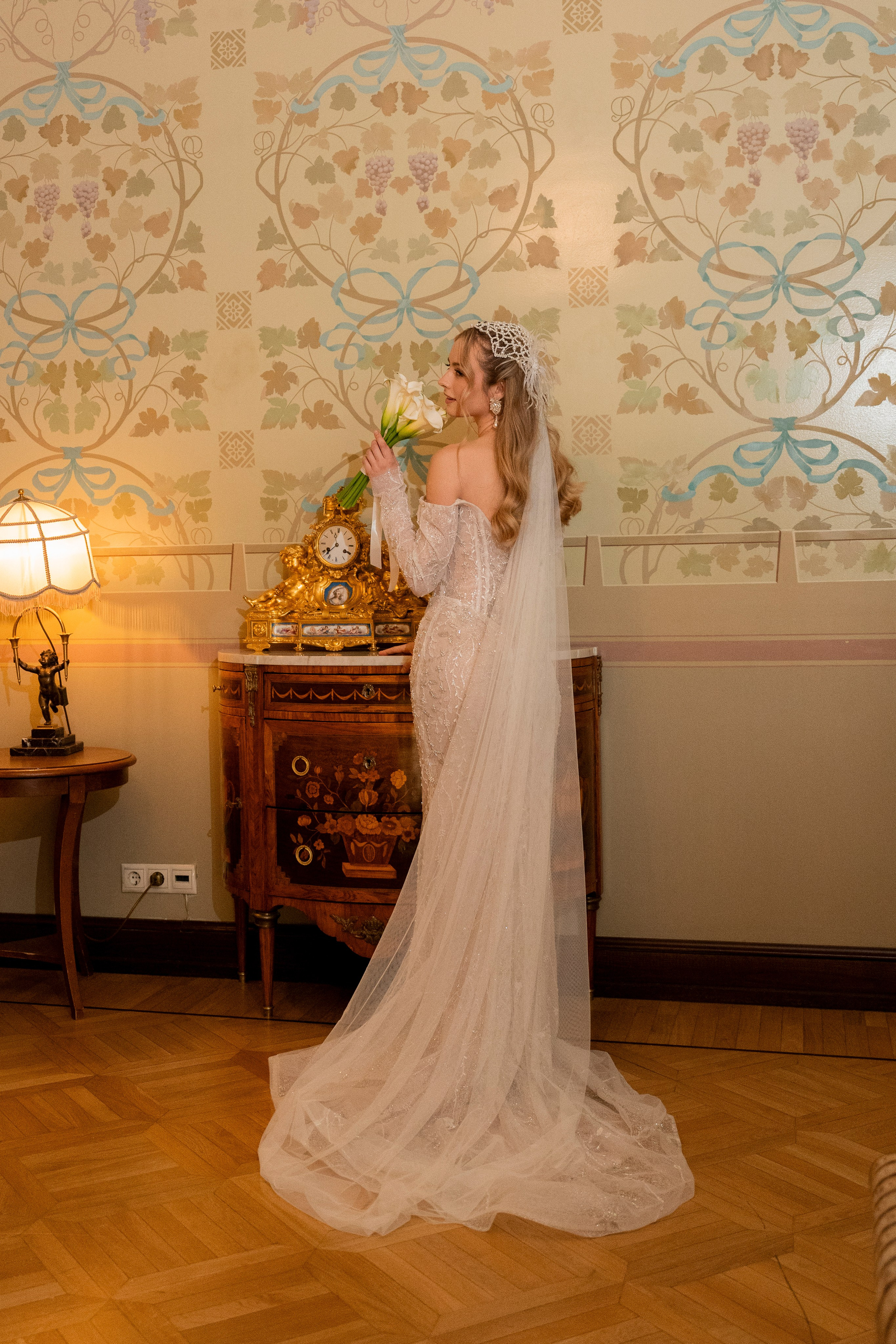 Свадебная фотосессия в отеле Метрополь. Свадебный фотограф в Москве Анна Полушина