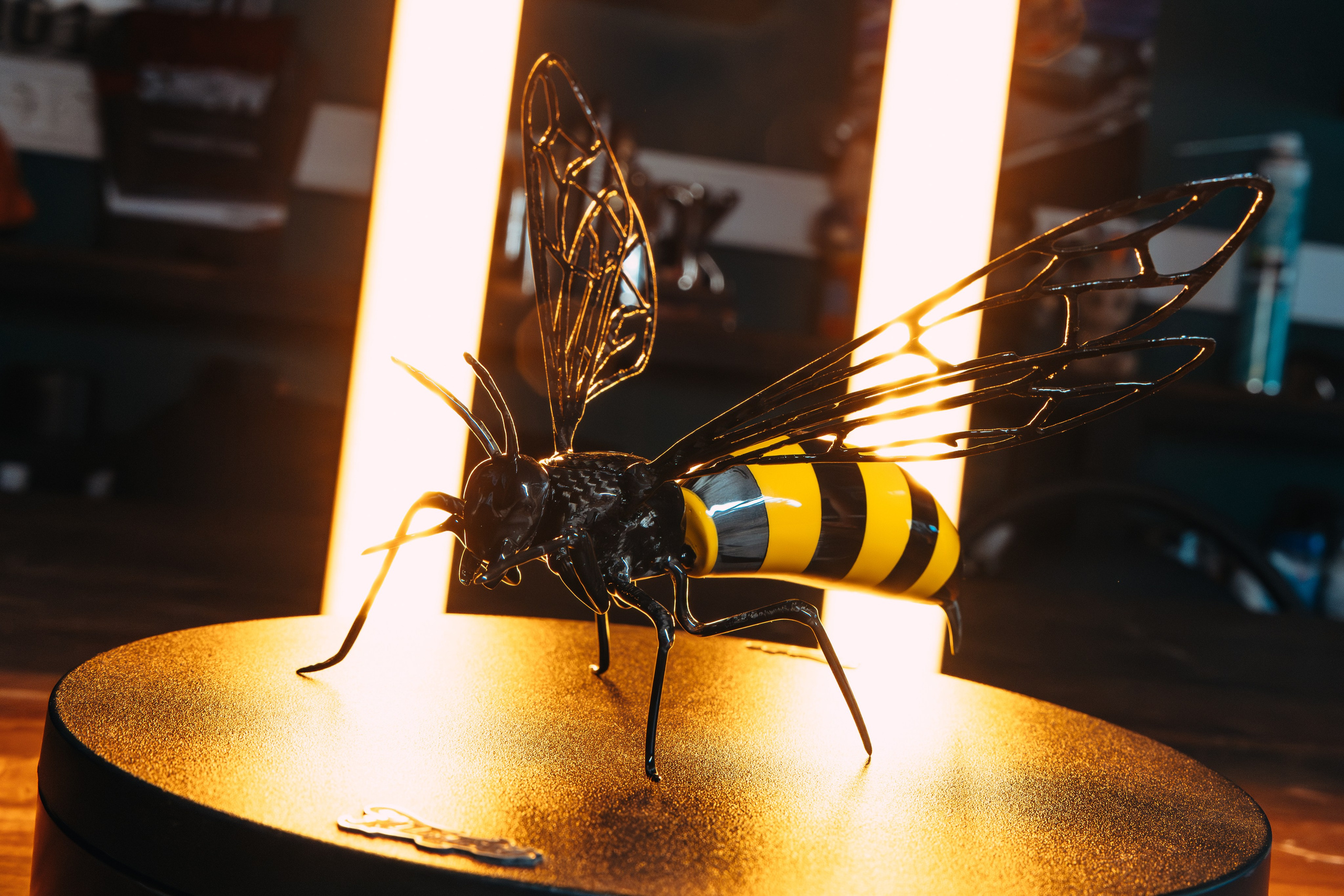 Оса из разных видов карбона, полностью ручная работа. DeLorein