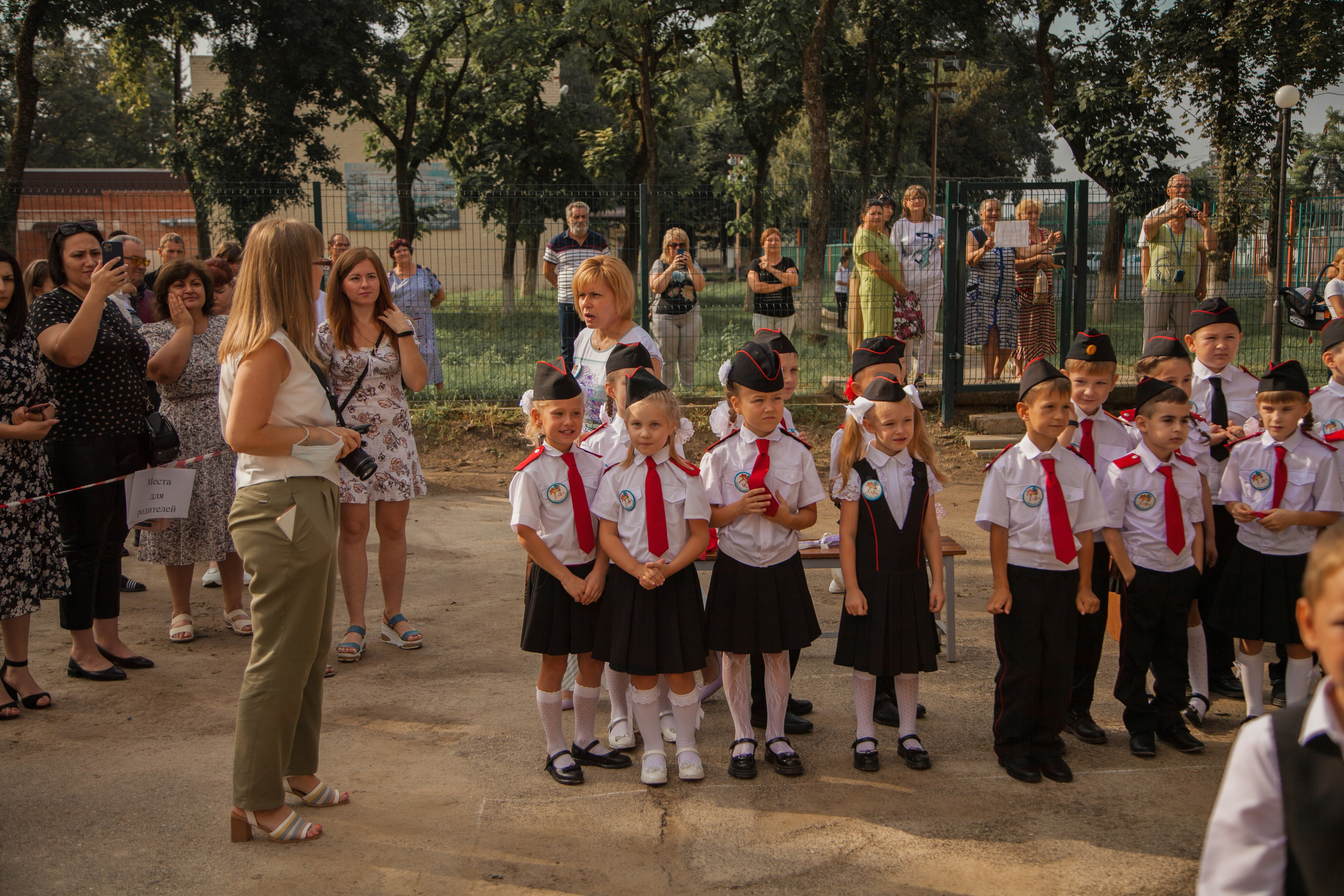 Линейка 1 сентября. Свадебный и семейный фотограф в Армавире