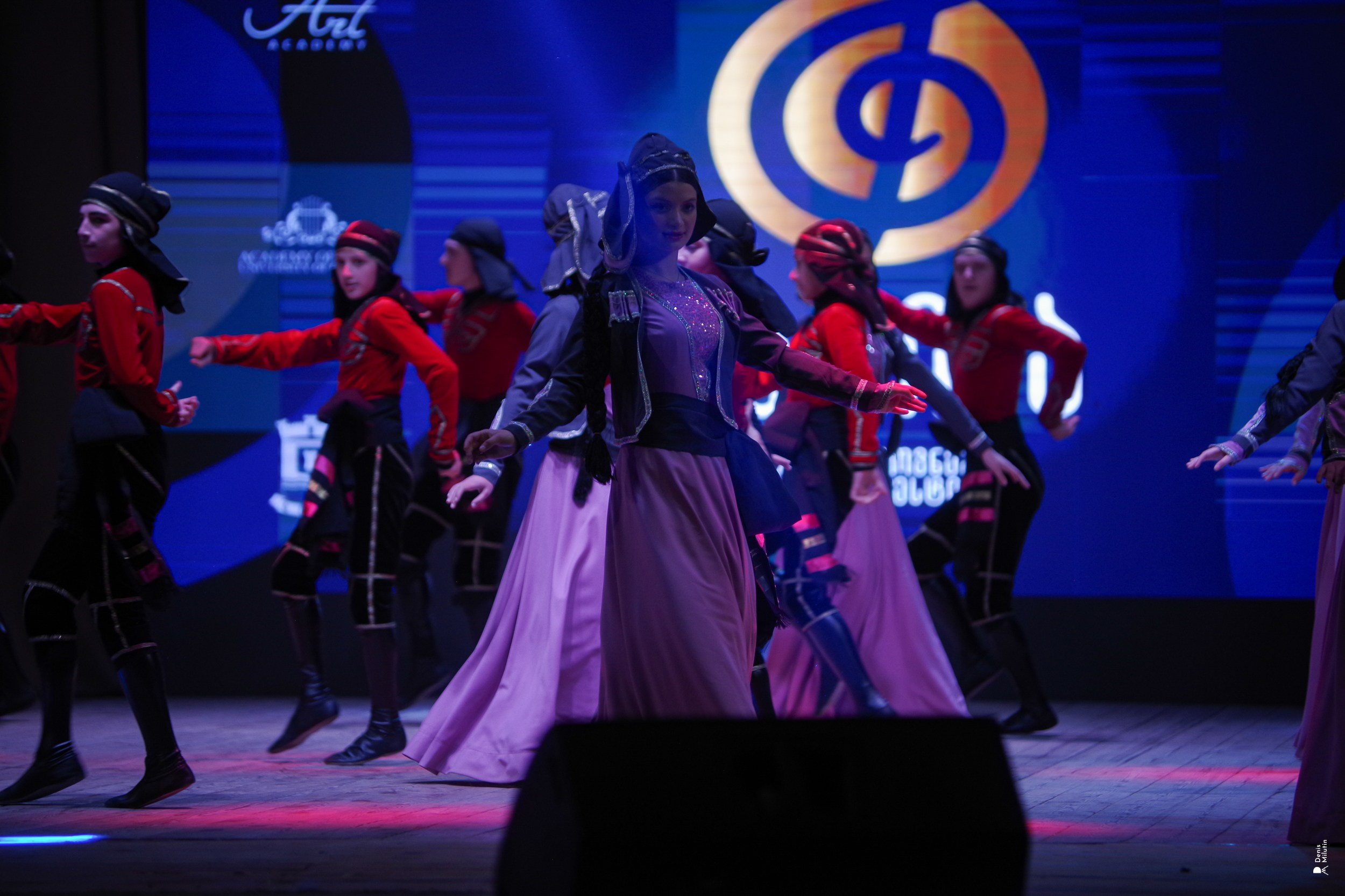 Танцы в Хоби. Портретный фотограф Денис Милютин