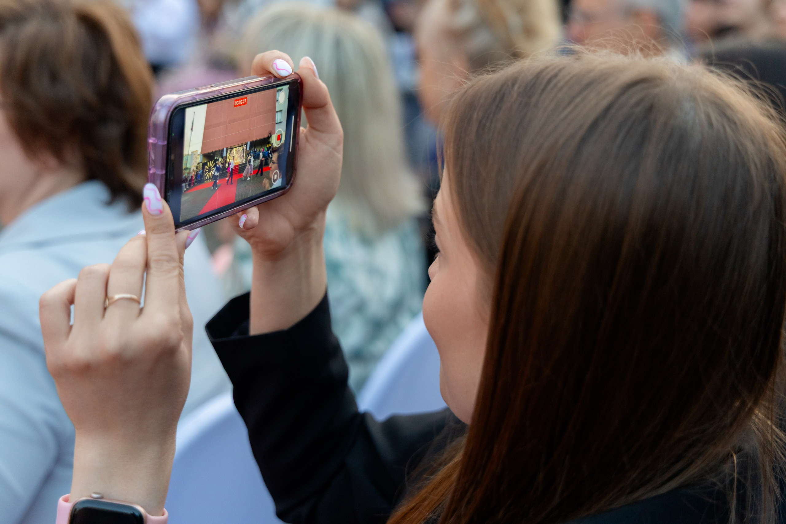 Школьный выпускной 2025 год в Минске, Беларуси. Свадебный фотограф в Минске/Беларуси Сергей Спиридонов