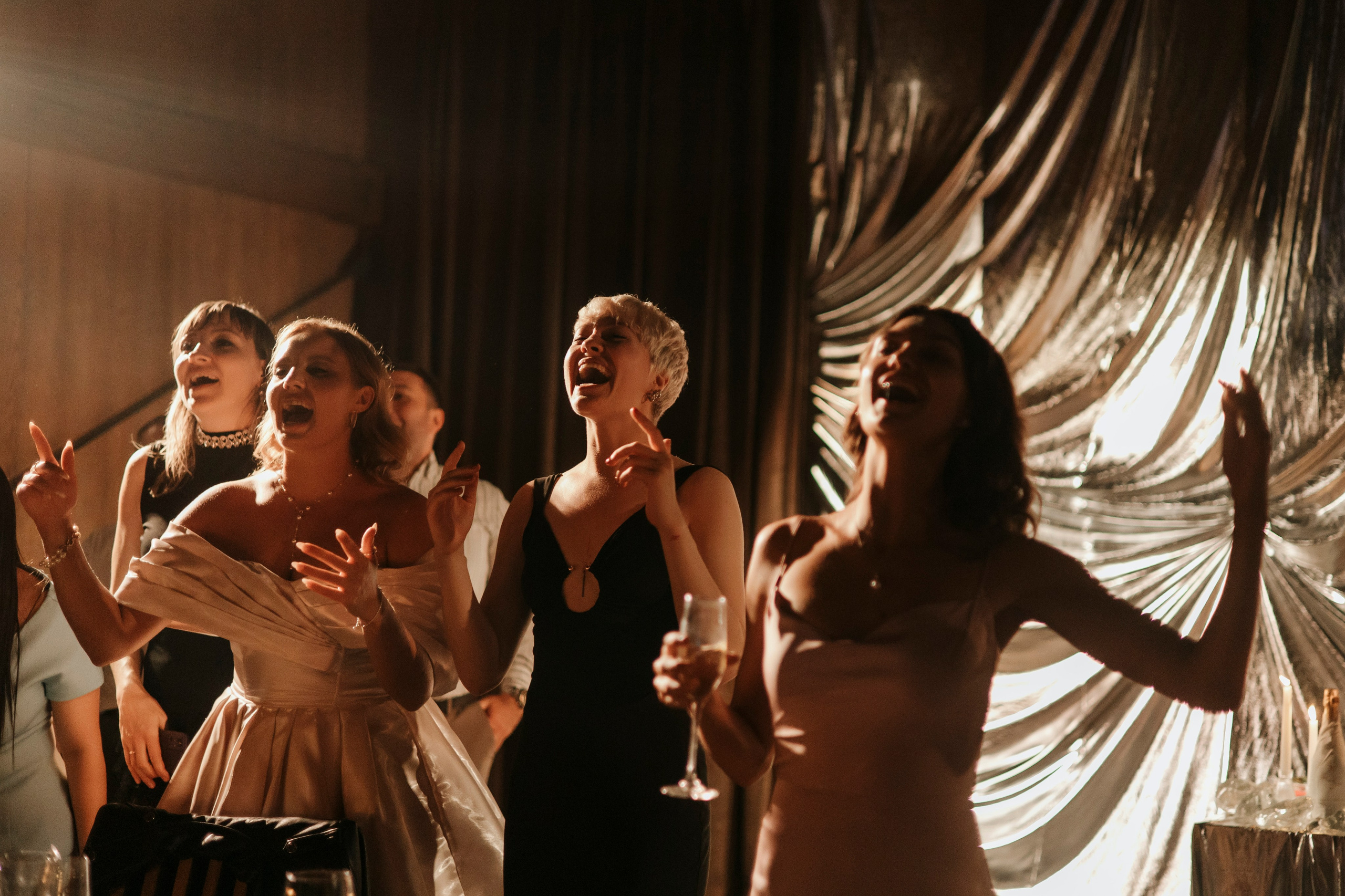 Артём и Вероника pine river. Nikolpinhasova