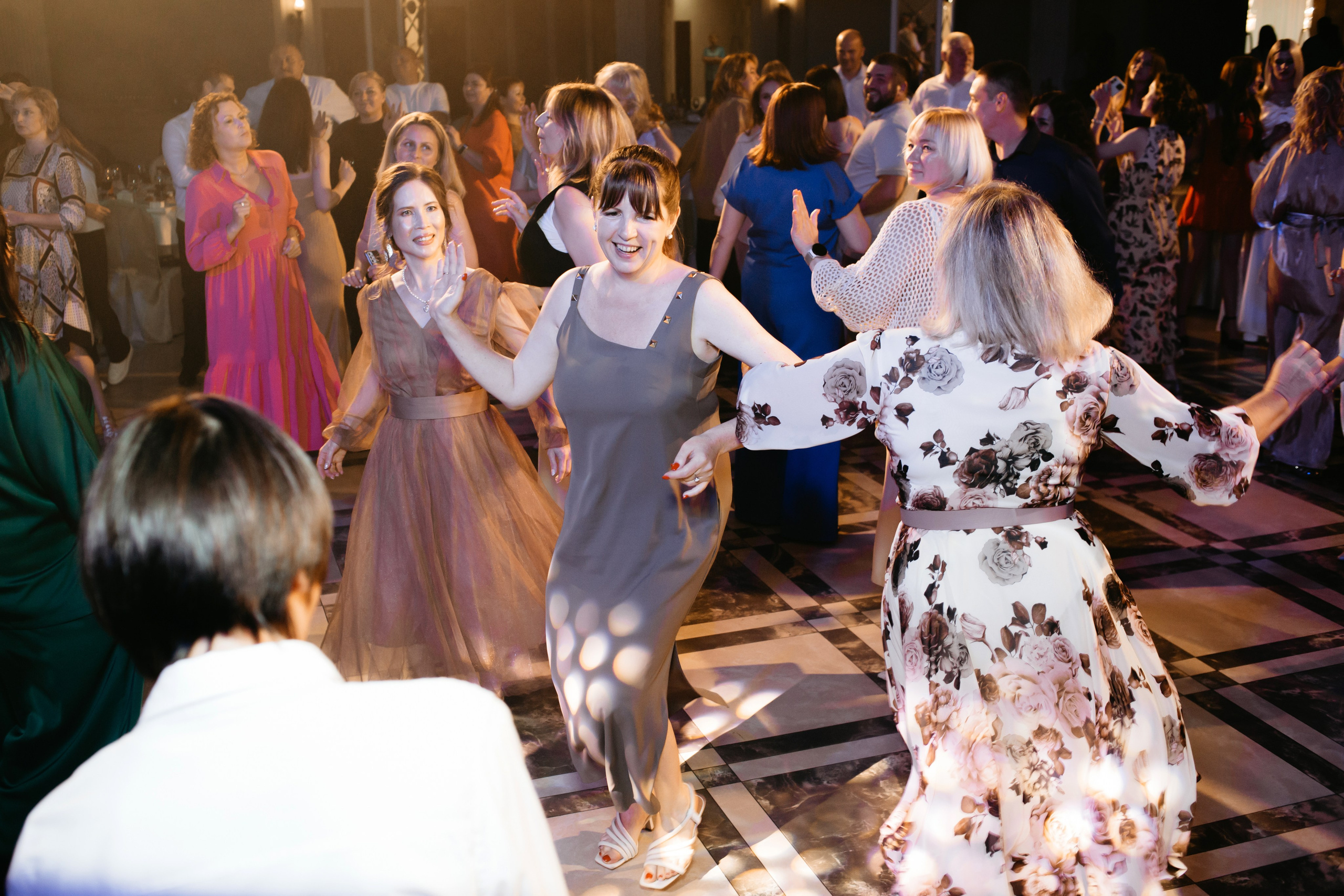 Выпускной 2025 (9класс) 124 школа. Фотограф в Челябинске Ополихина Анна