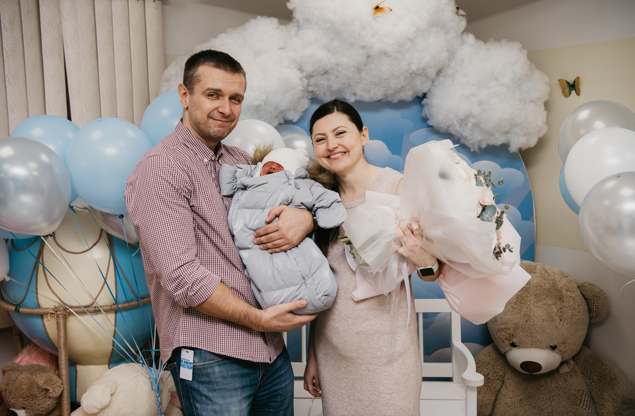 Выписка малыша. Мать и дитя на Севастопольском. Фотограф на выписку из роддома в Москве и МО