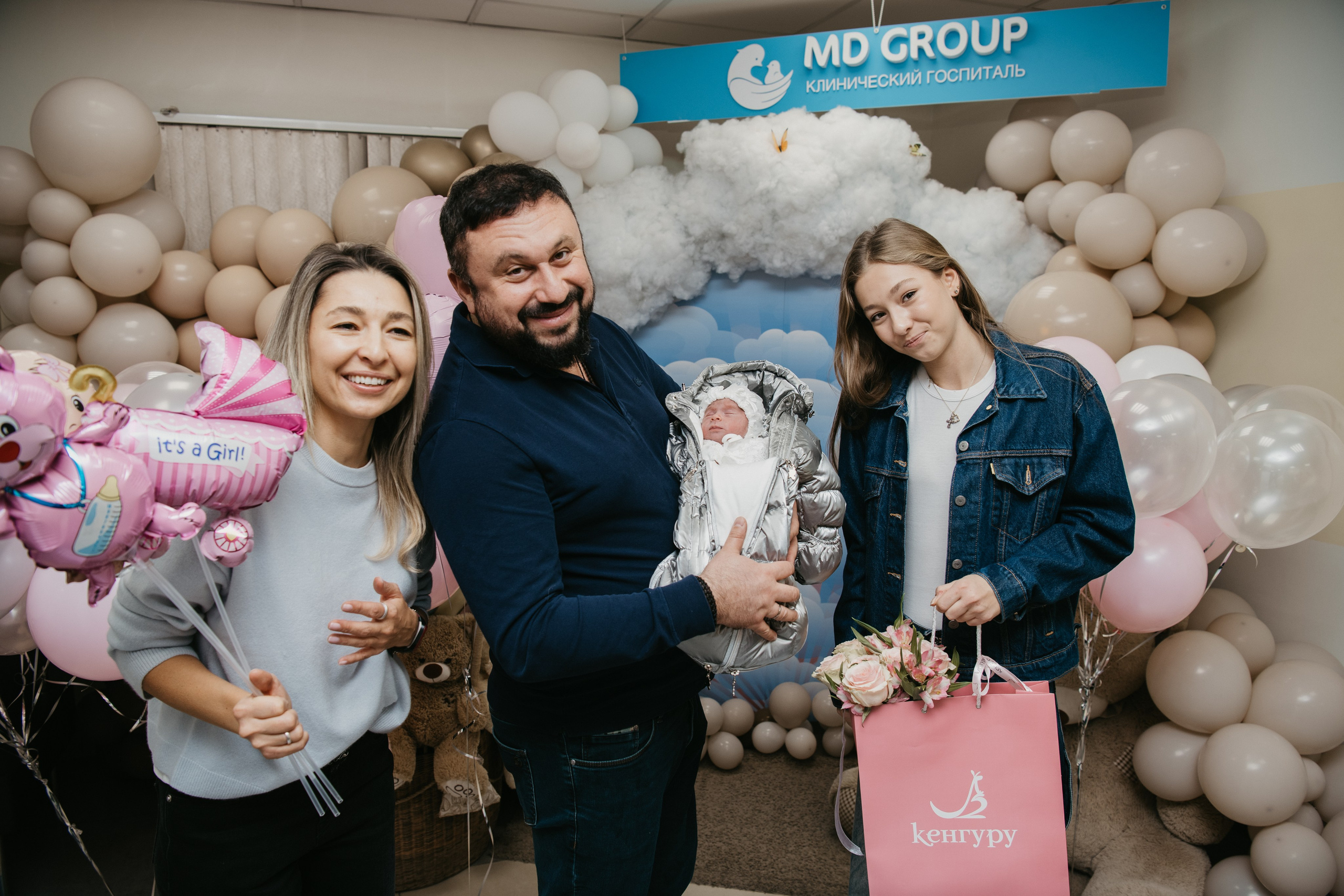 Выписка Сарочки. Мать и дитя на Севастопольском. Фотограф на выписку из роддома в Москве и МО