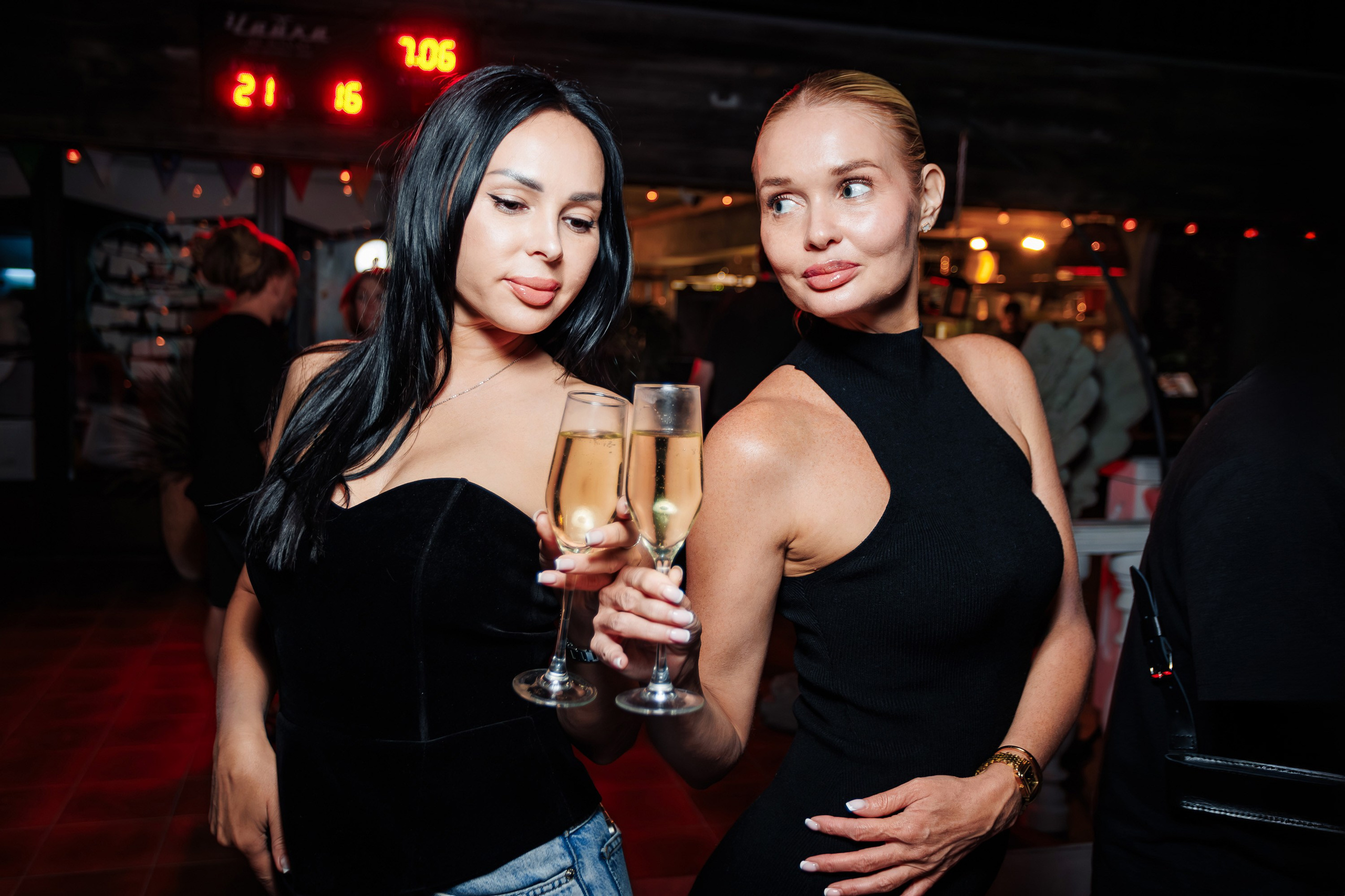 «Karena Makarena"_Чайка на пляже_ Ялта_6.06.2025 г. Аминов Руслан | Фотограф