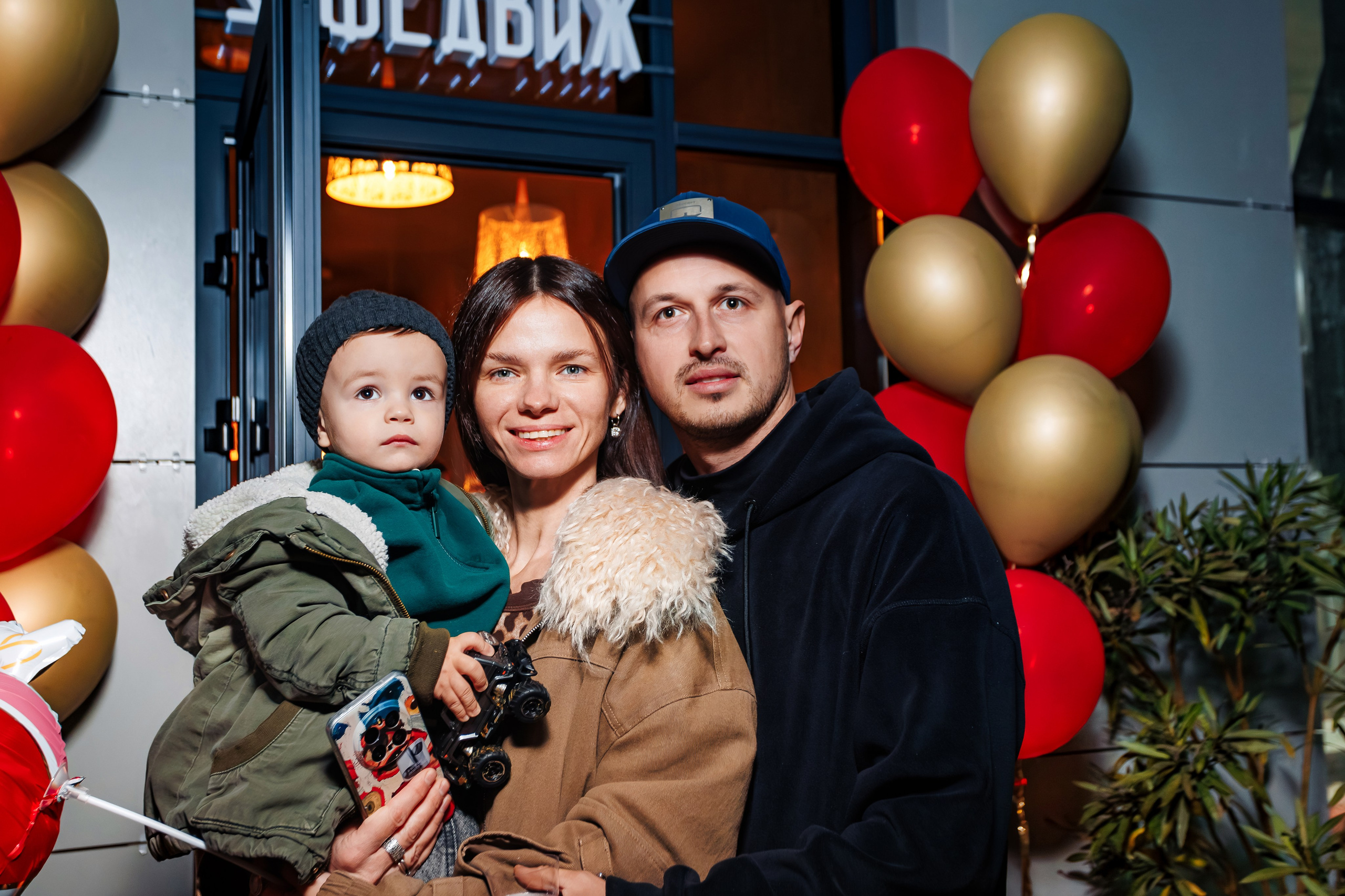 10 лет проекту «КОФЕДВИЖ» и открытие новой кофейни_Ялта_19.12.2025. Аминов Руслан | Фотограф