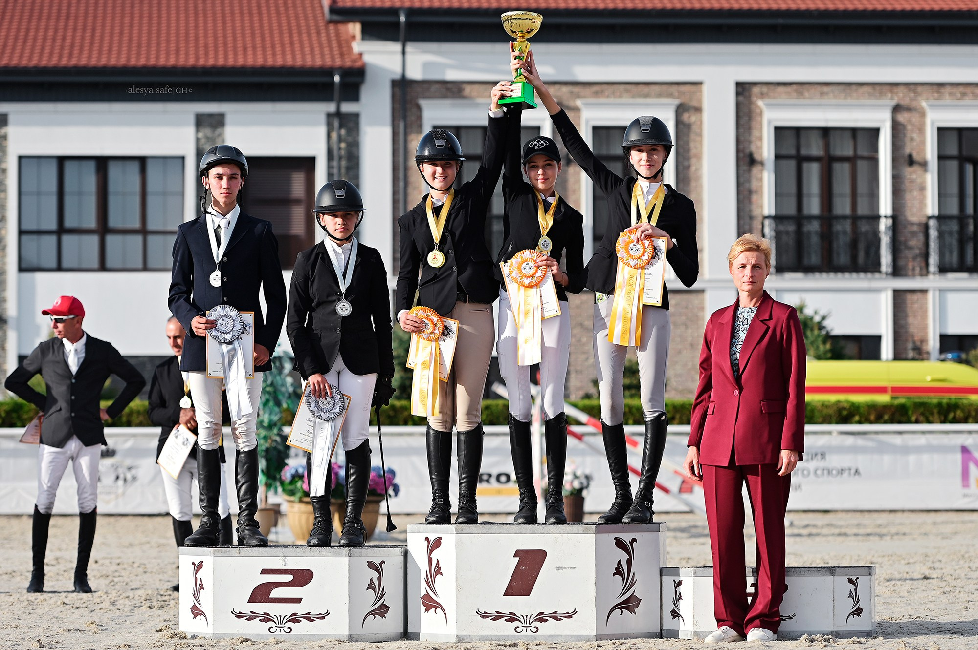 Голден. Конный фотограф Alesya Safe