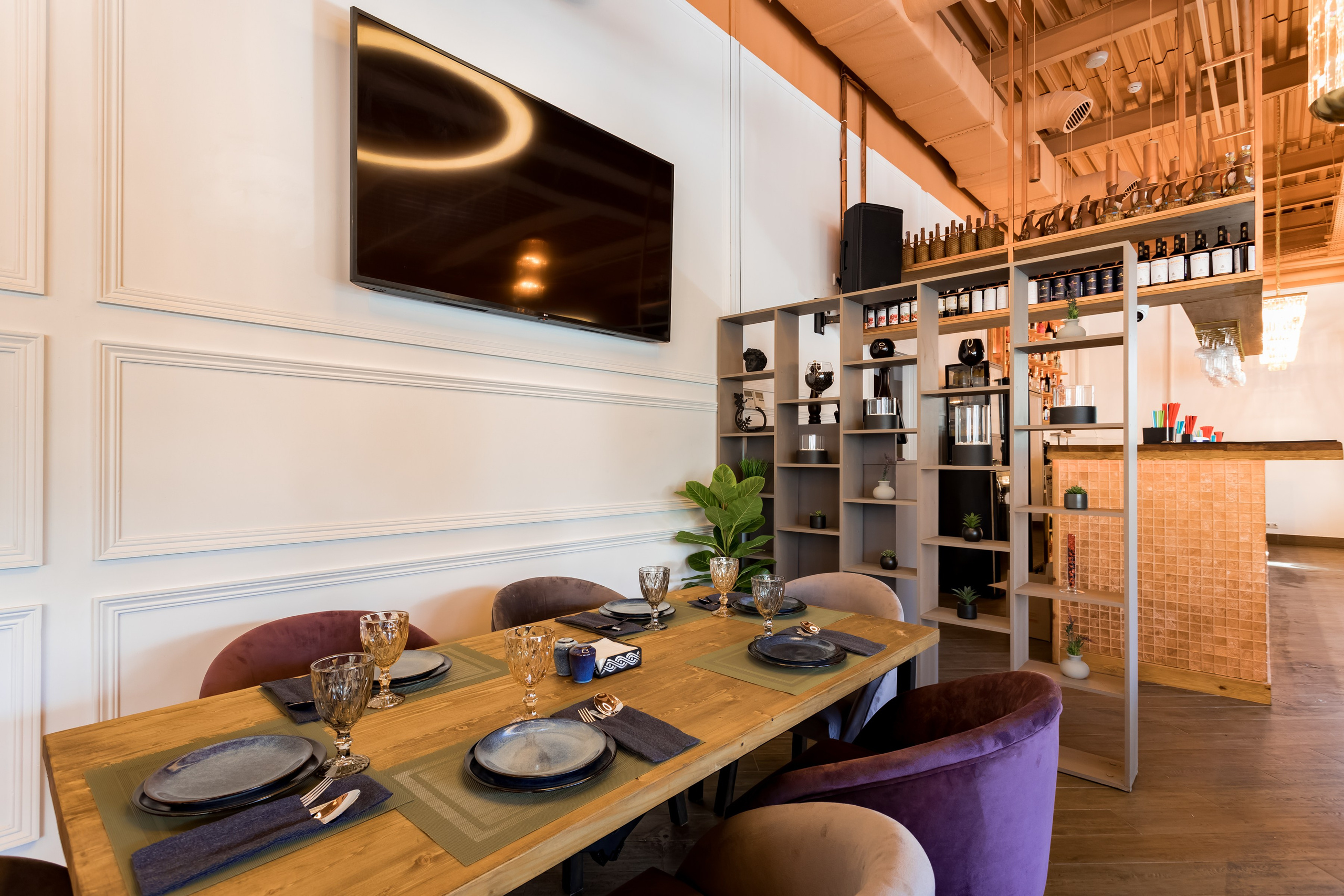 Грузинский ресторан Кепи в 3-м Павелецком проезде. Интерьеры, Контент, Портреты | Фотограф в Москве Дани Терно