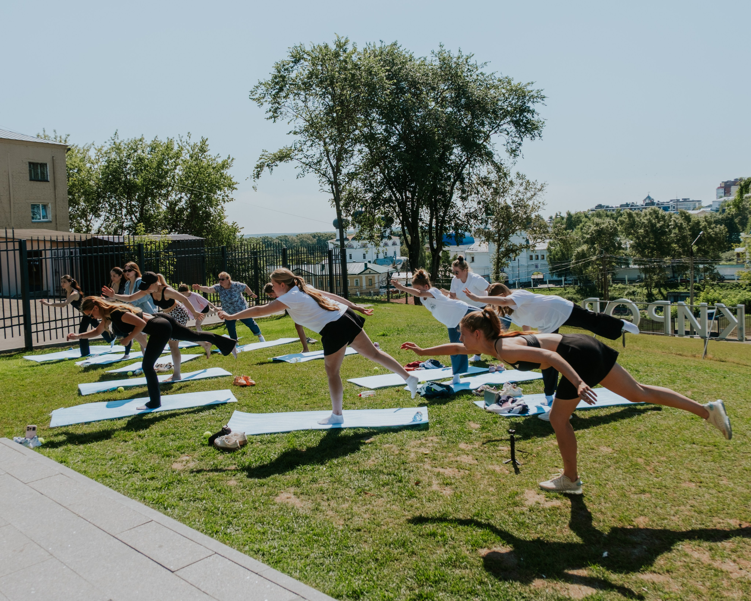 Дебют МакАура. Репортаж с возложения цветов 23.02.2023