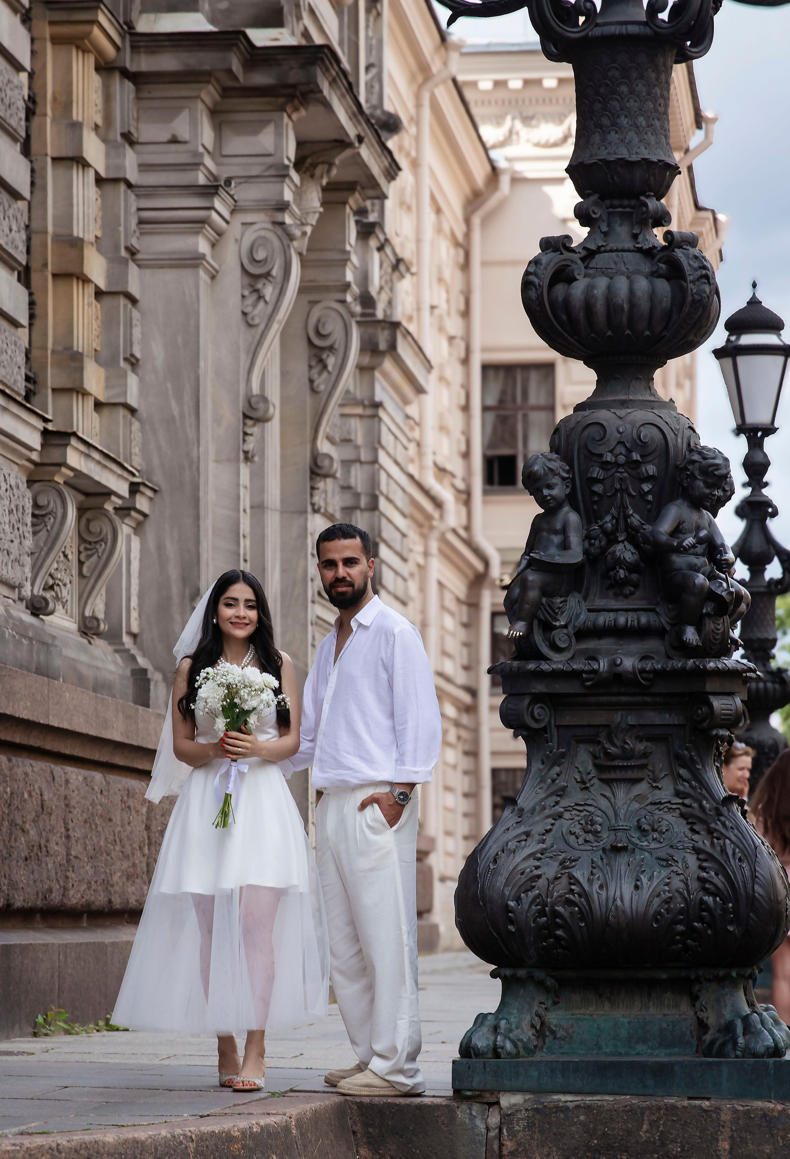 Свадебная прогулка Иранской пары по городу. Портретный фотограф в Санкт-Петербурге Савельева Ольга