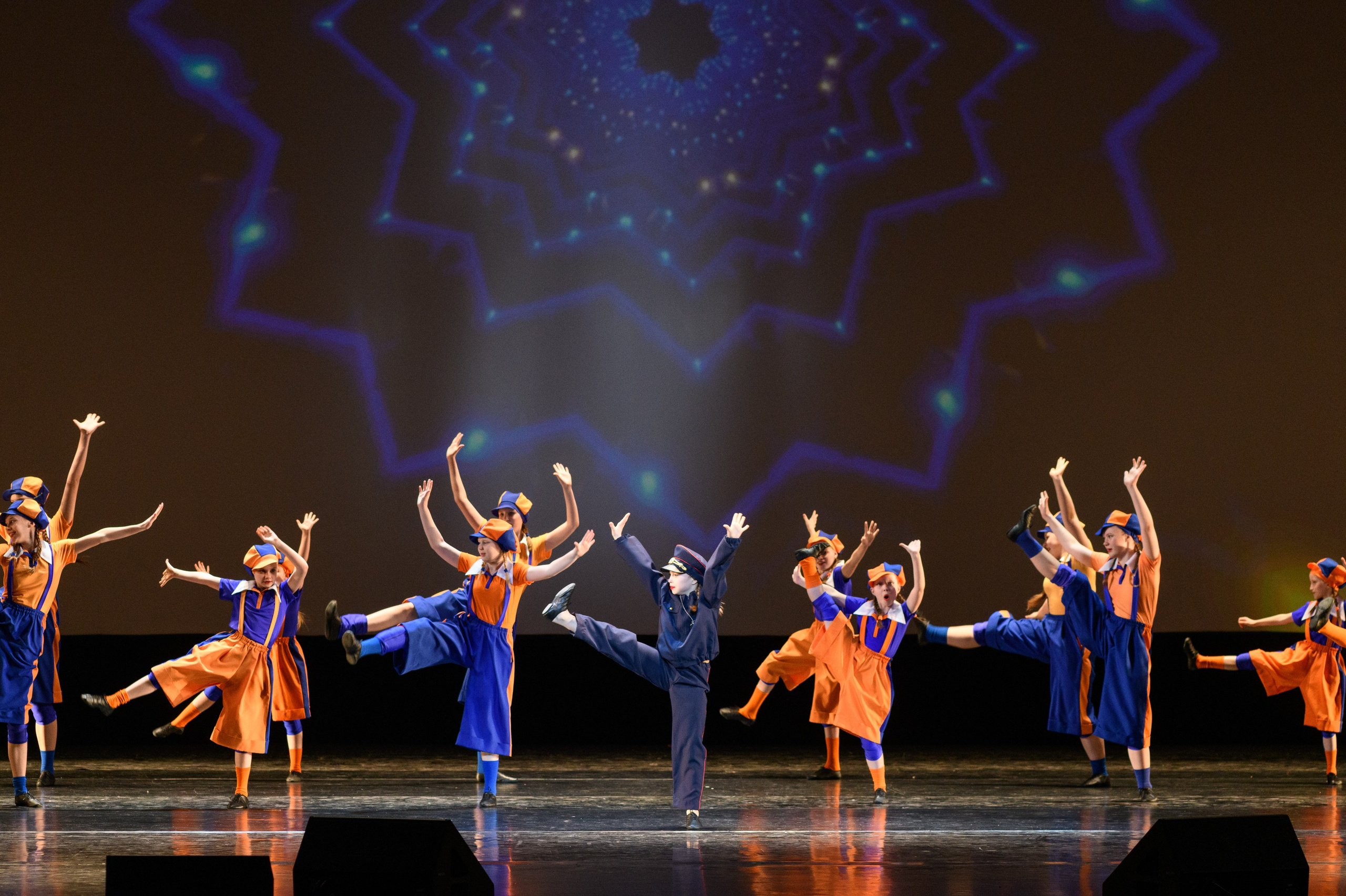 23 апреля, часть 2, БКЗ Октябрьский, г. Санкт-Петербург. Золотое яблочко