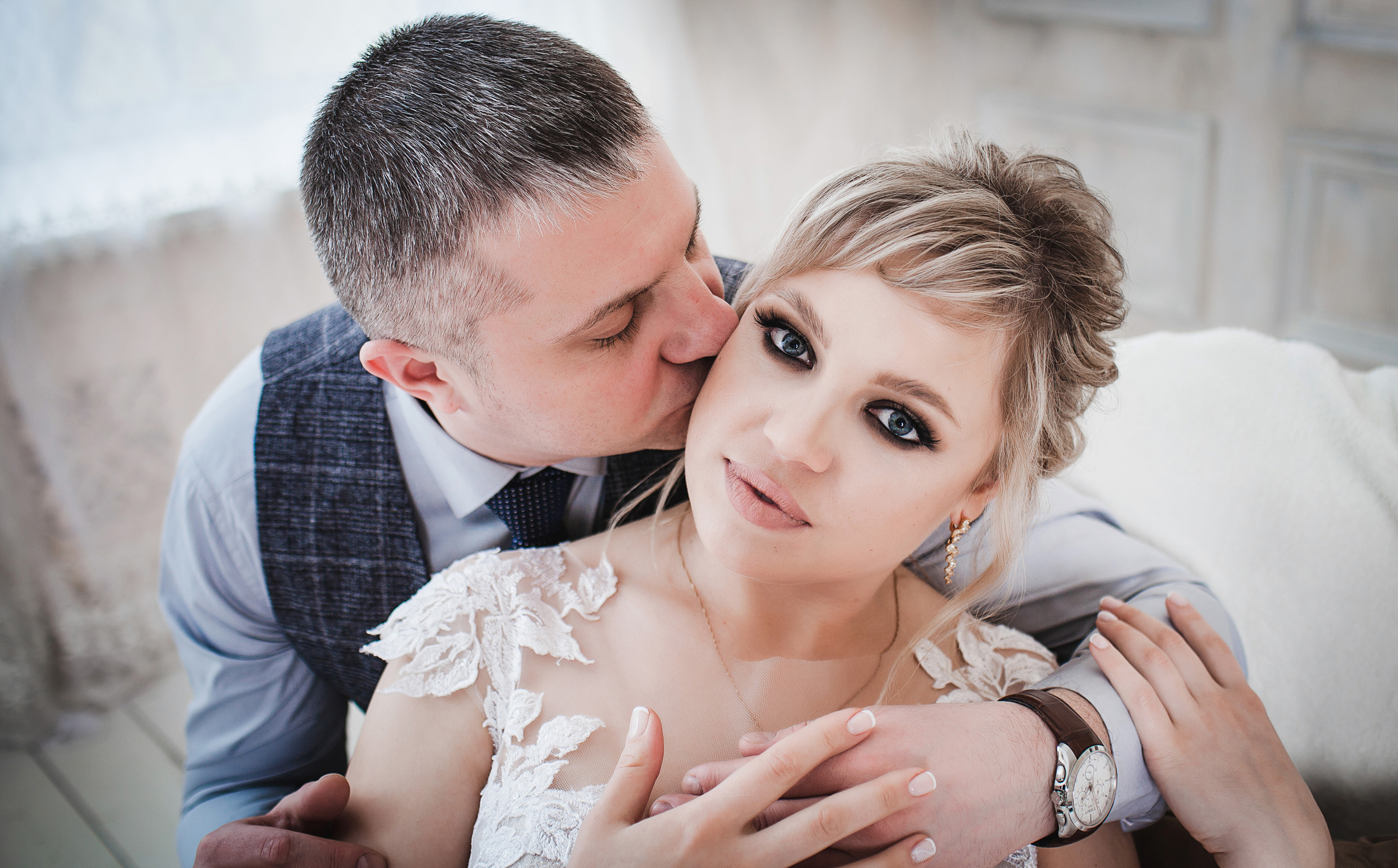 невеста, жених и невеста, костюм жениха, свадебное платье, фотограф Елизавета Сорокина, свадебный фотограф, фотограф на свадьбу, свадебный фотограф спб, фотограф на свадьбу спб, свадебный фотограф в санкт-петербурге, регистрация брака,свадебная фотосессия, фотостудия для свадьбы, образ невесты, свадебная прическа спб, свадебный макияж спб