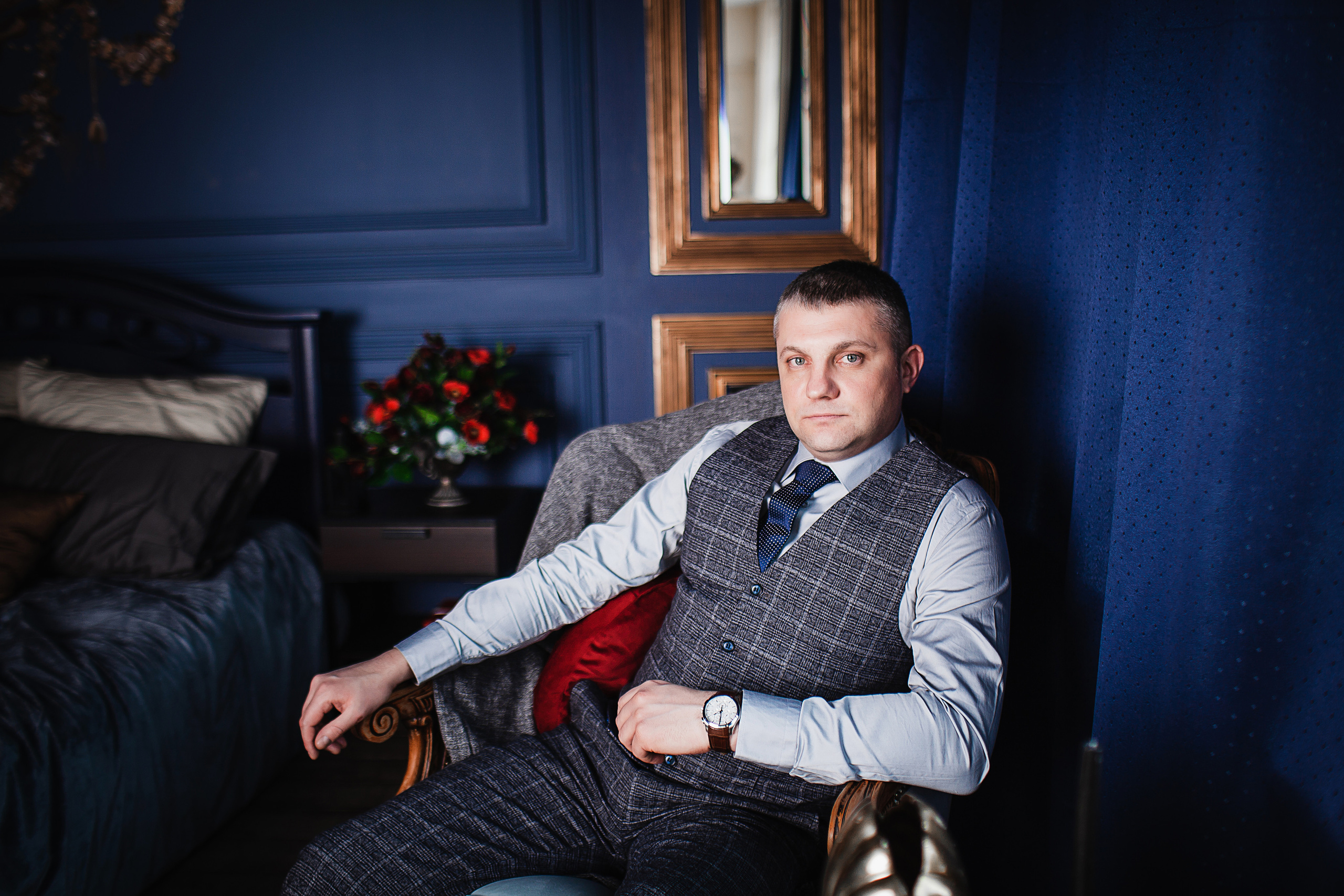  жених и невеста, костюм жениха, фотограф Елизавета Сорокина, свадебный фотограф, фотограф на свадьбу, свадебный фотограф спб, фотограф на свадьбу спб, свадебный фотограф в санкт-петербурге, регистрация брака, свадебная фотосессия, фотостудия для свадьбы, свадебная прическа спб, сборы жениха