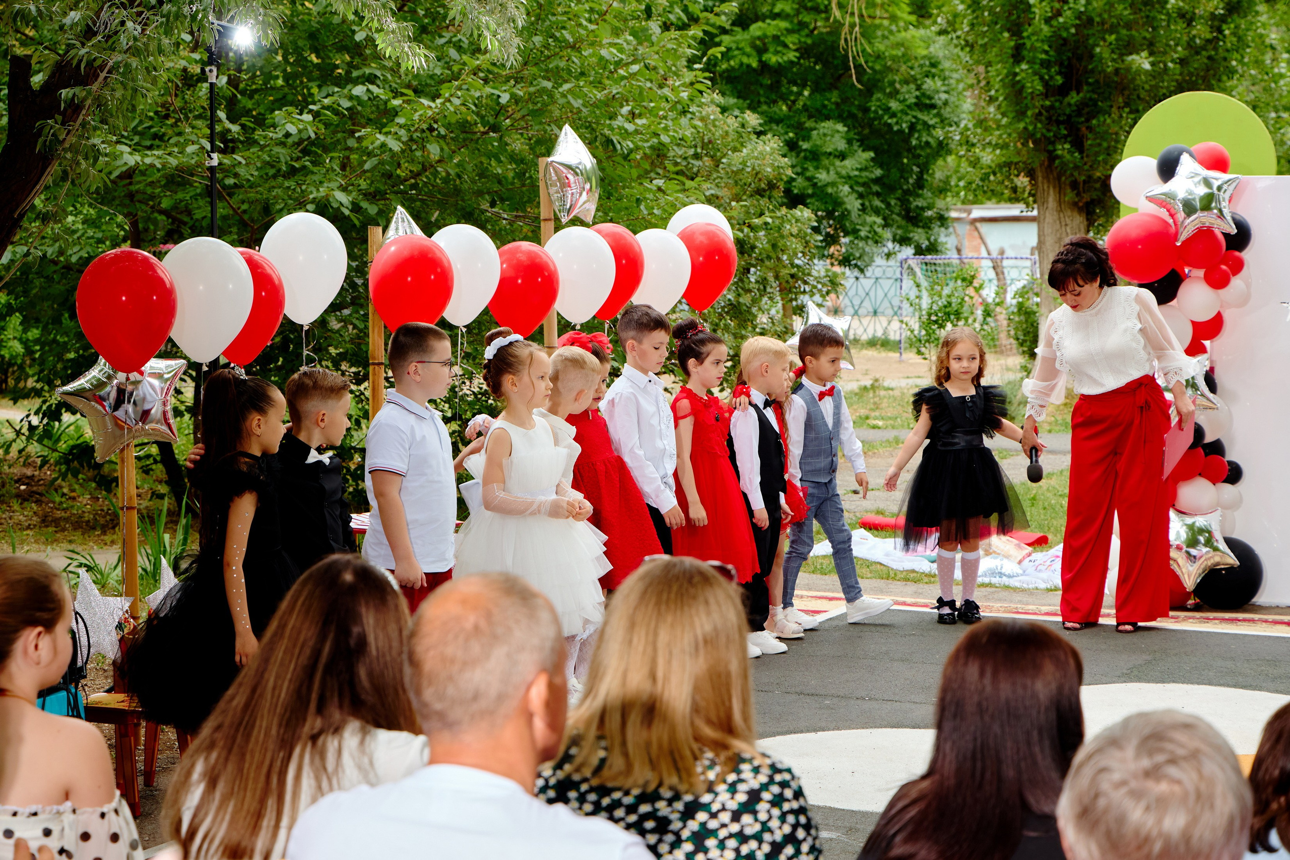 Выпускной 45 сад. Фотограф Выпускные альбомы Таганрог Сергей Коробченко