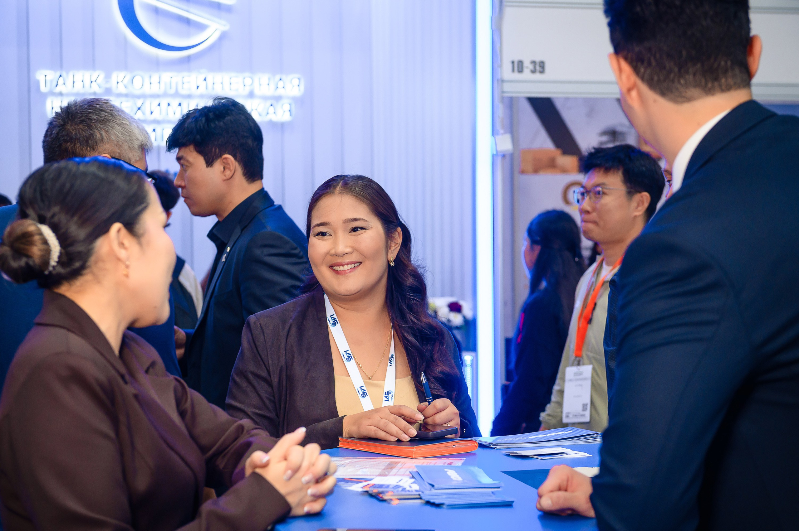 Компания Fesco на выставке TransLogistica Kazakhstan 2025. Интерьерный и репортажный фотограф в Алматы