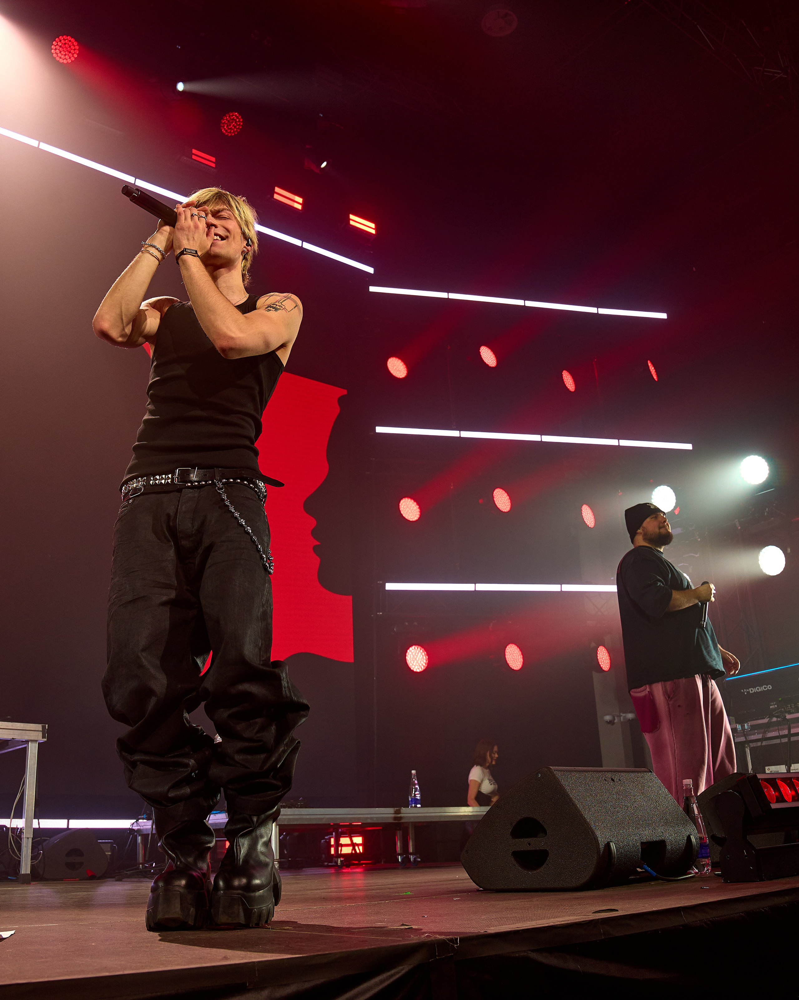 Nkeei, Unique, Artem Shilovets. Святослав Лебедев | Рекламный фотограф — Коммерческая съемка, Арт-дирекшн, AI-интеграция