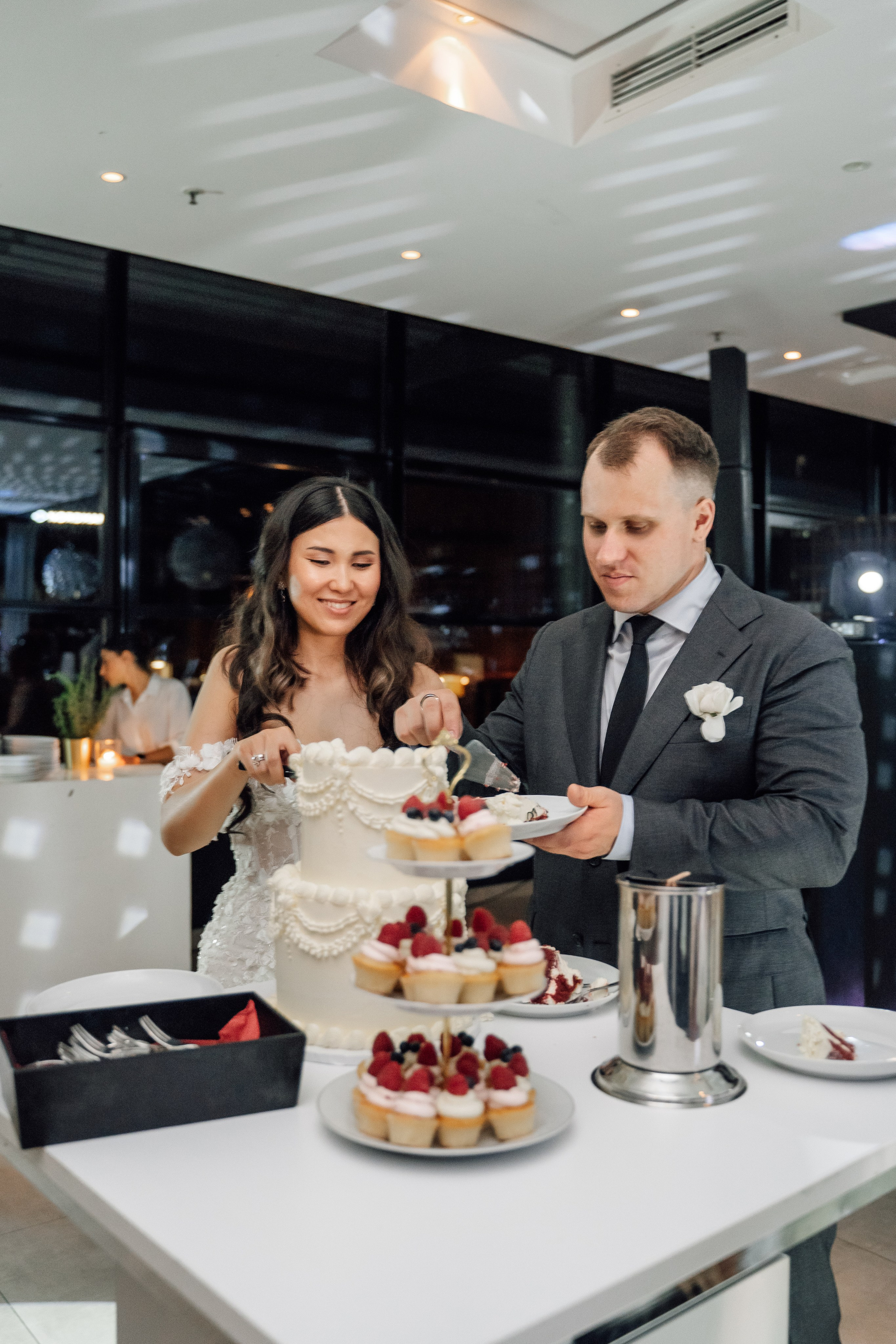 KYIAL&SWORN. Anastasiia Vainer – Hochzeits- und Porträtfotografin in Deutschland und ganz Europa