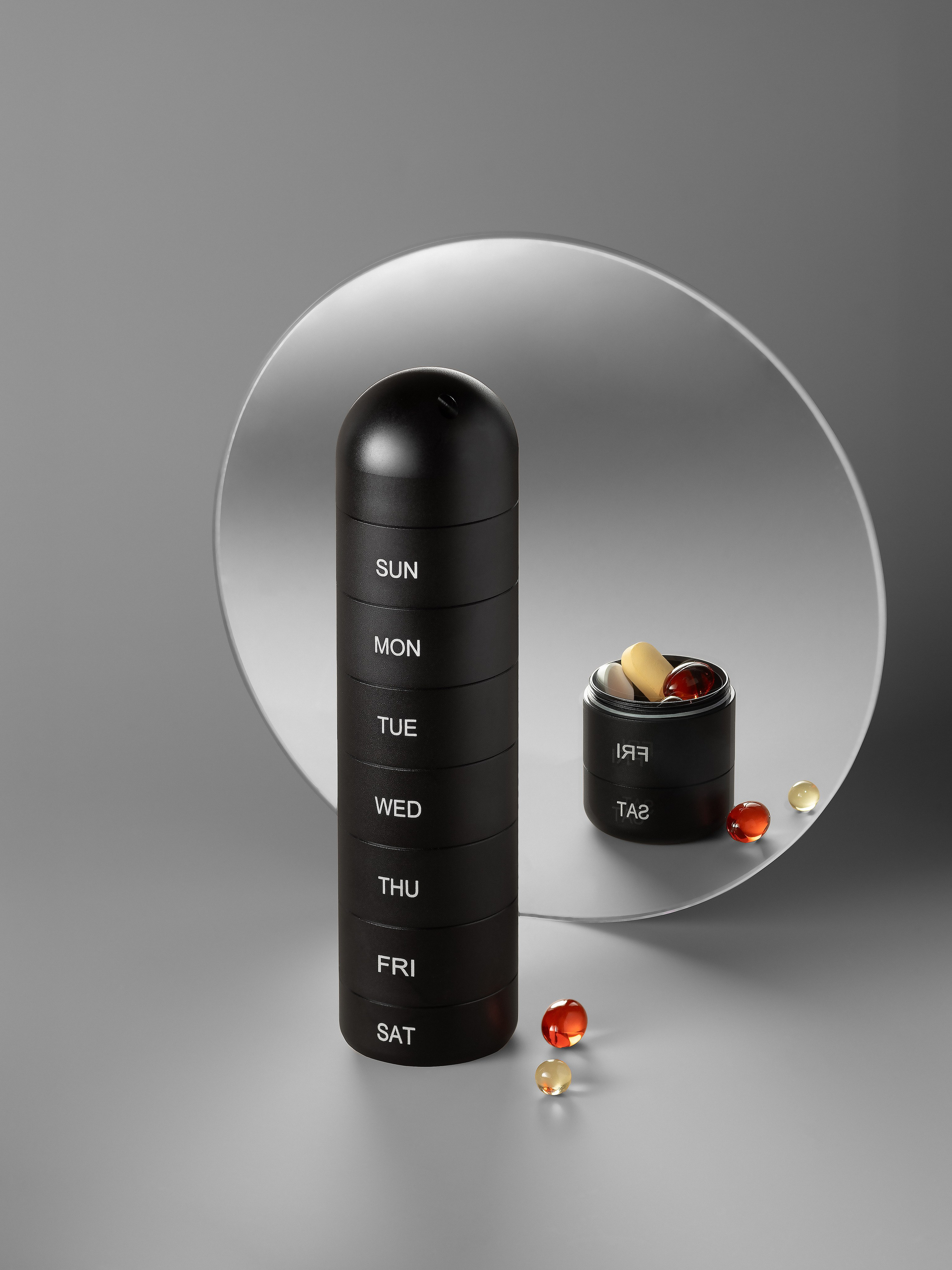 Фото таблетницы на неделю. Предметный фотограф Северова Екатерина | Профессиональная предметная съёмка фото и видео в Санкт-Петербурге