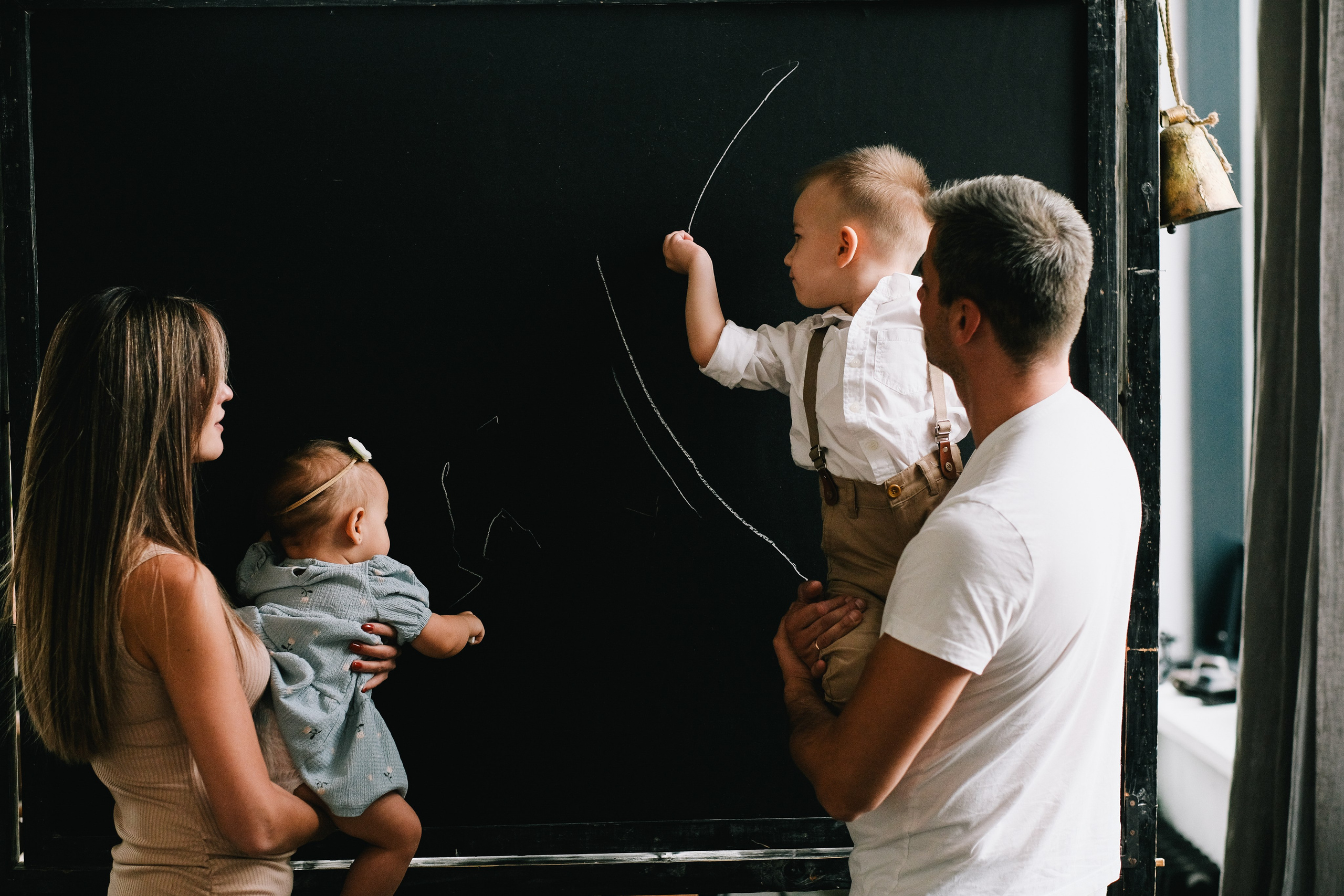 Небольшая фотосессия в студии на 1 годик. Фотограф Михаил Ерохин | Москва