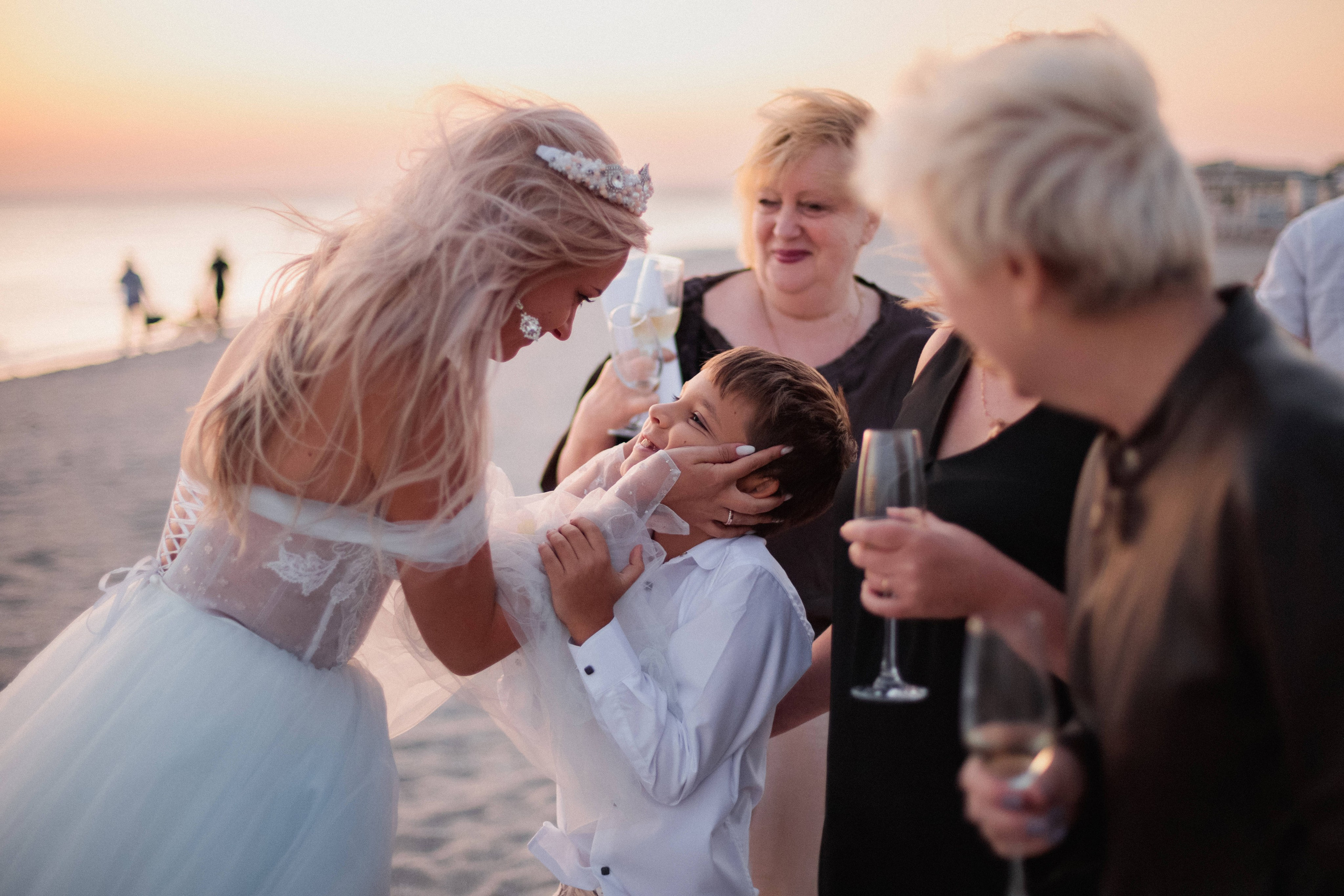 «Начало любви на побережье Поповки: история свадьбы, застывшая в кадре». Свадебный фотограф Мироманов Николай в Крыму