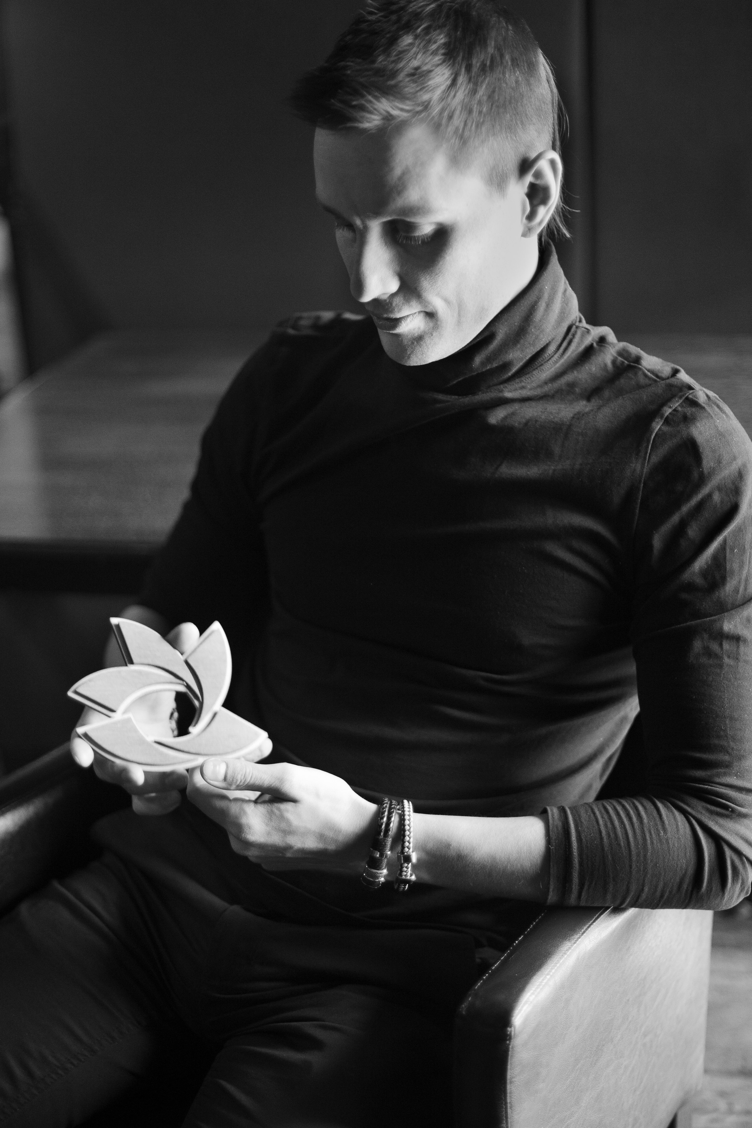 Илья Ларионов. иллюзионист. Психолог с фотоаппаратом Зимина Оксана