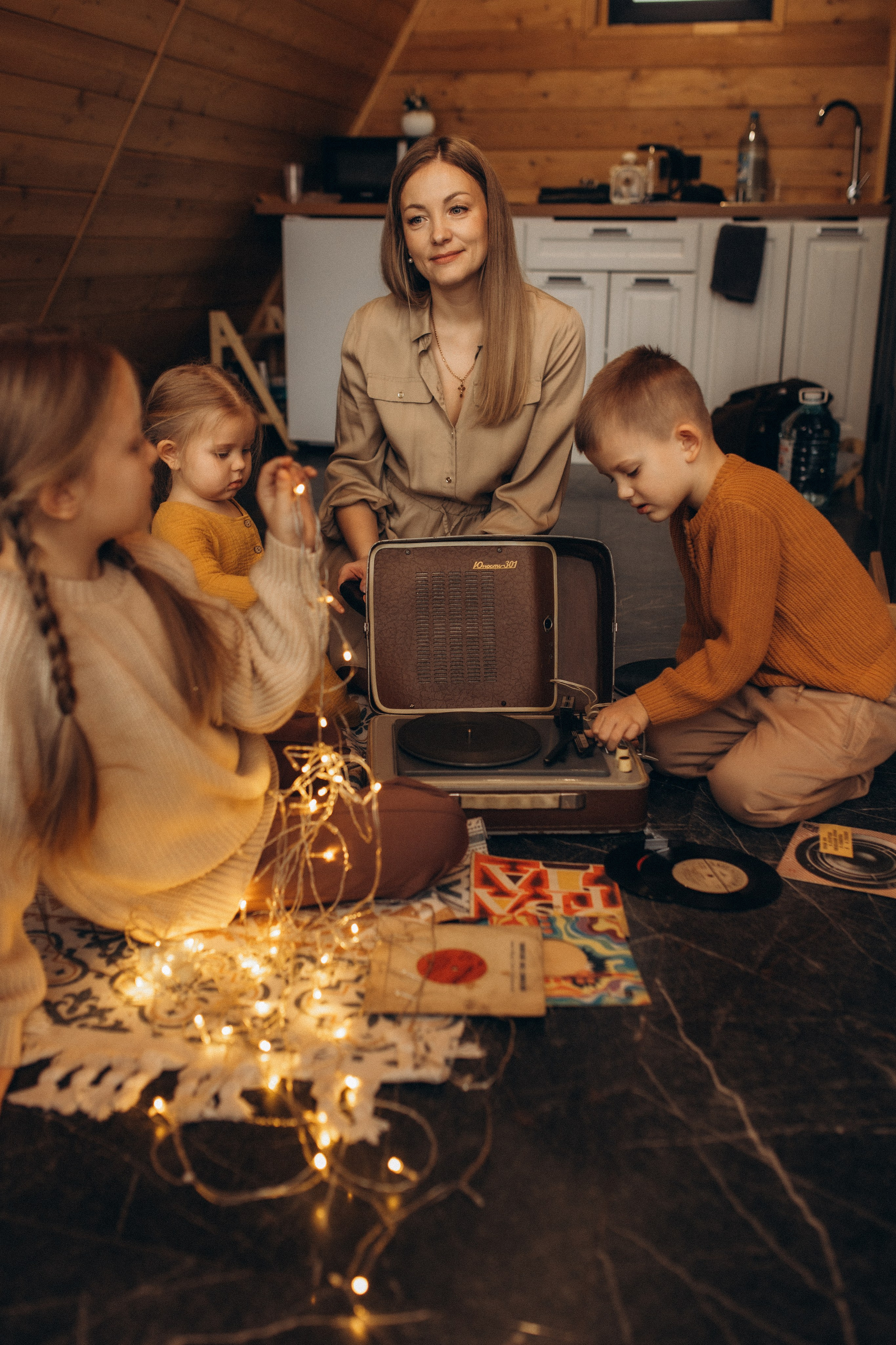 Предновогодняя история в домике. Семейный фотограф lifestyle в Новосибирске Елена Шпилевая