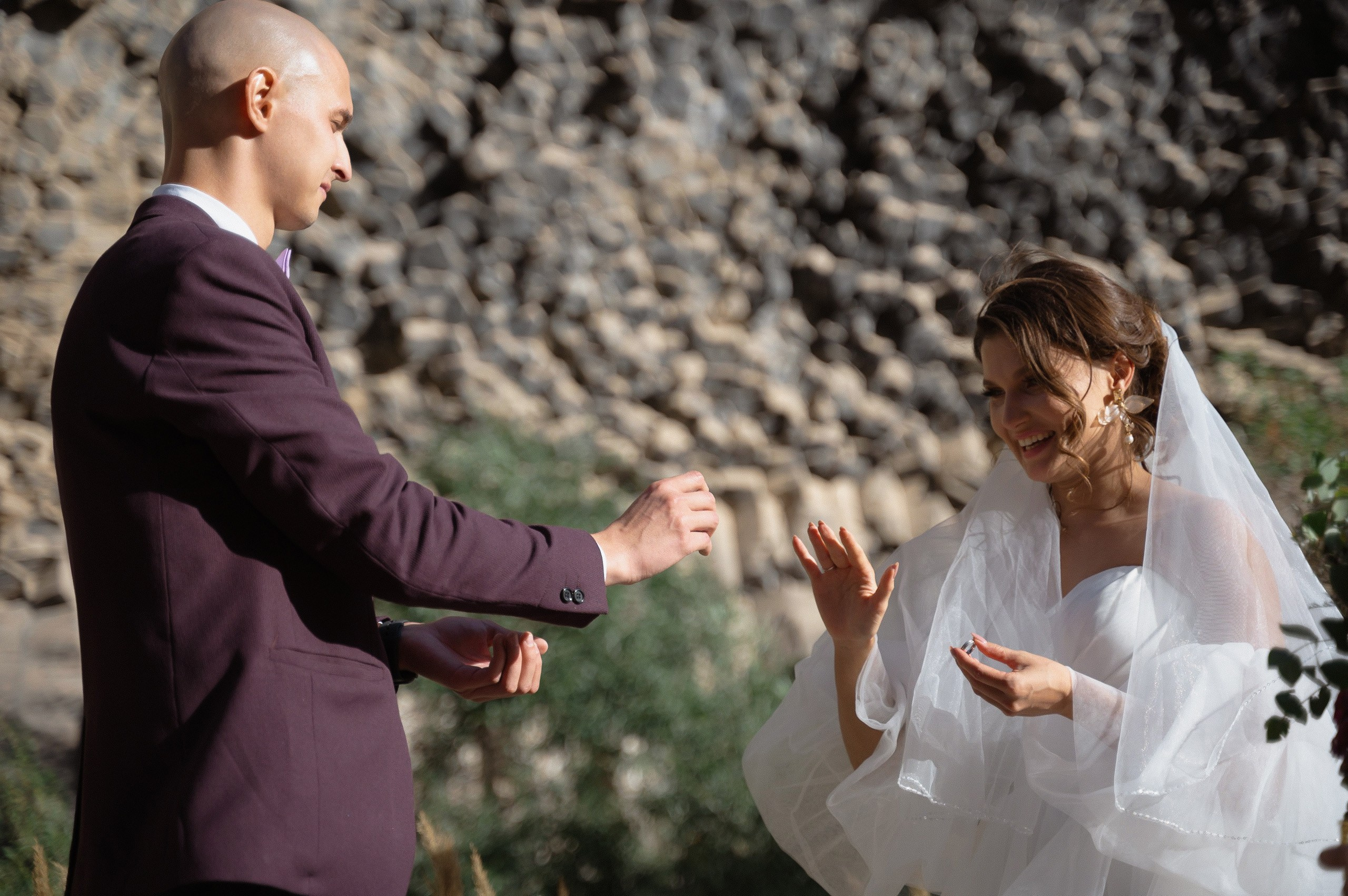 Трогательная свадебная вечеринка в горах Армении. Афина Ефимова. Свадебный фотограф Москва