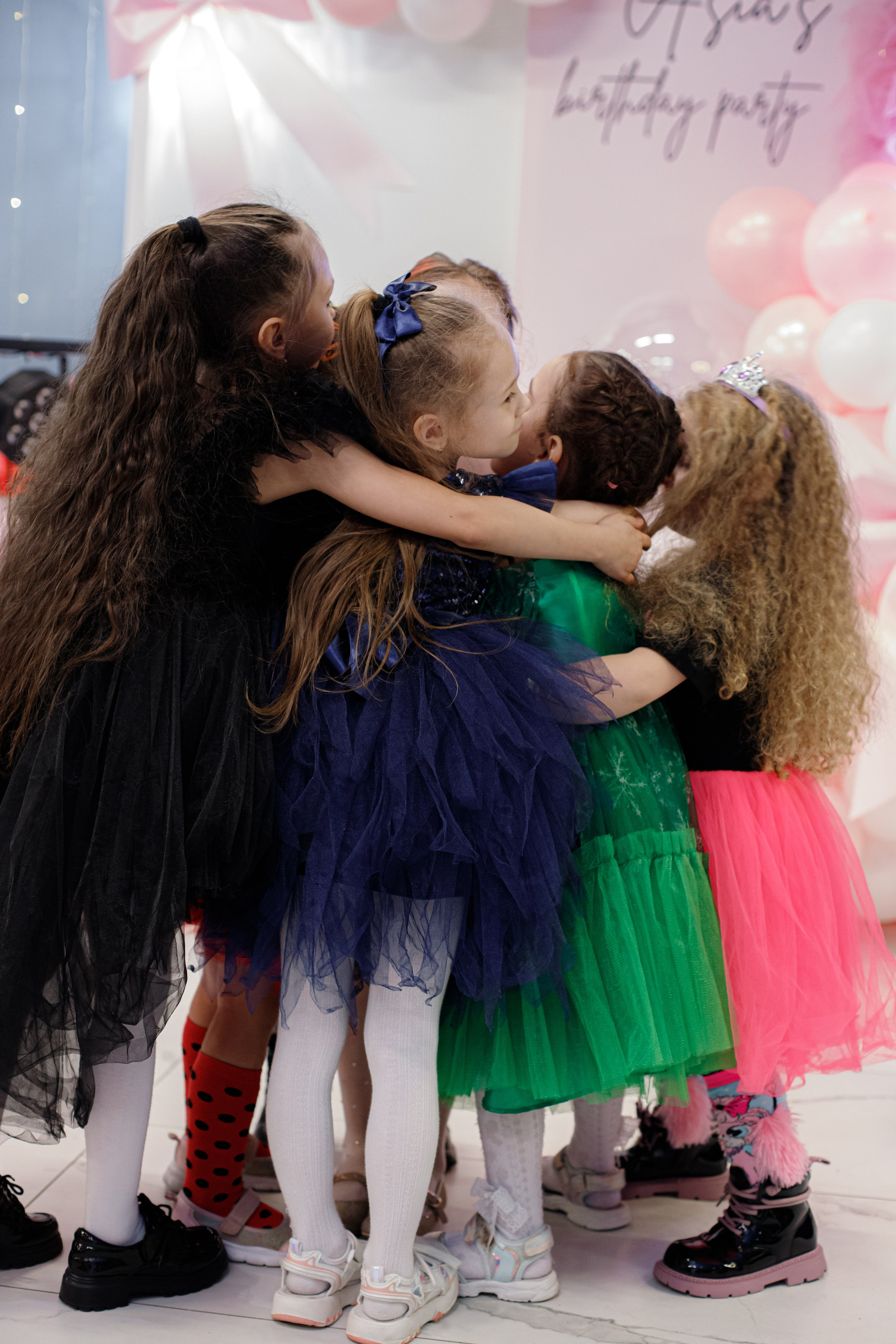 ASIA'S BIRTHDAY PARTY. Photokarish