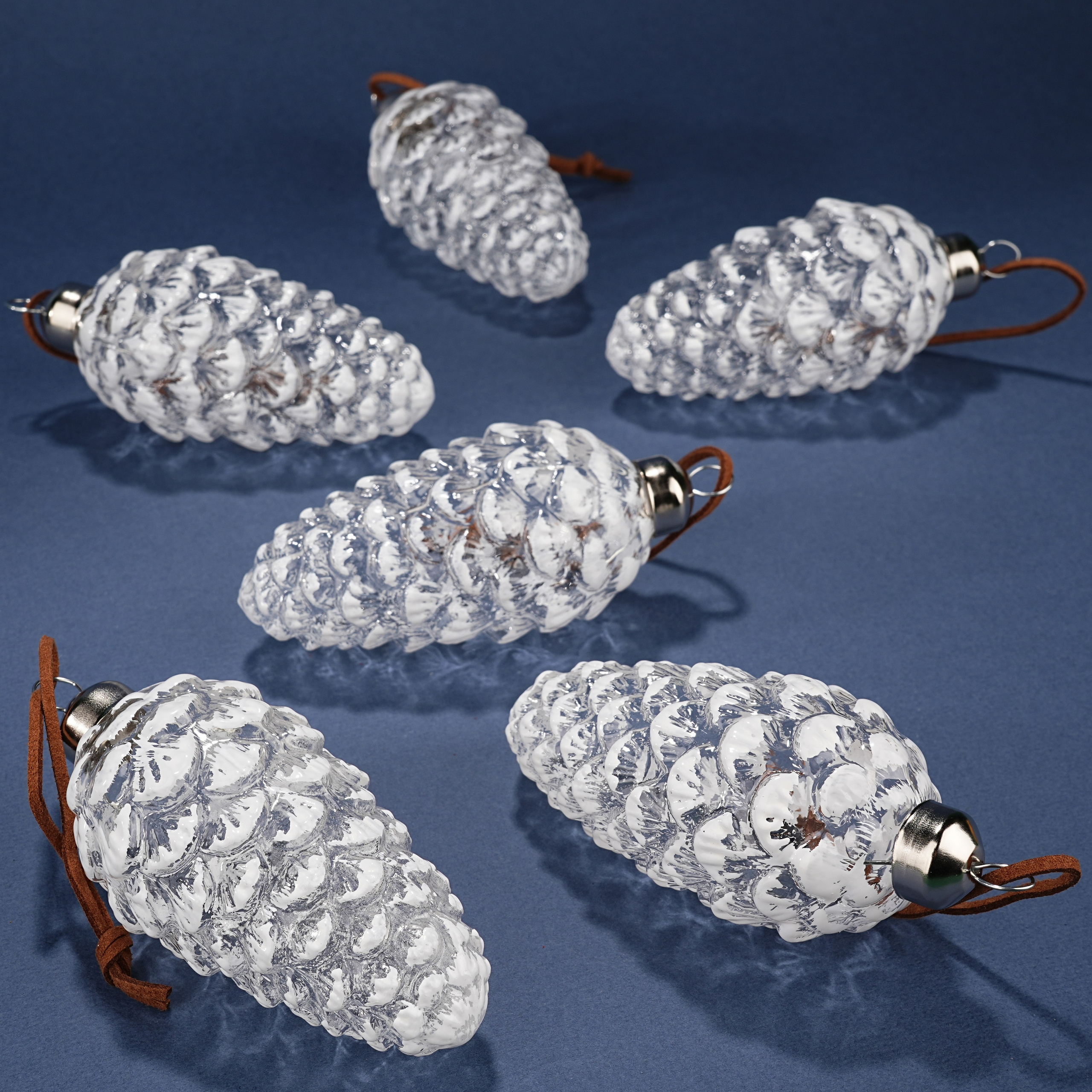 Елочные игрушки и шары. Профессиональный фотограф в Москве и МО