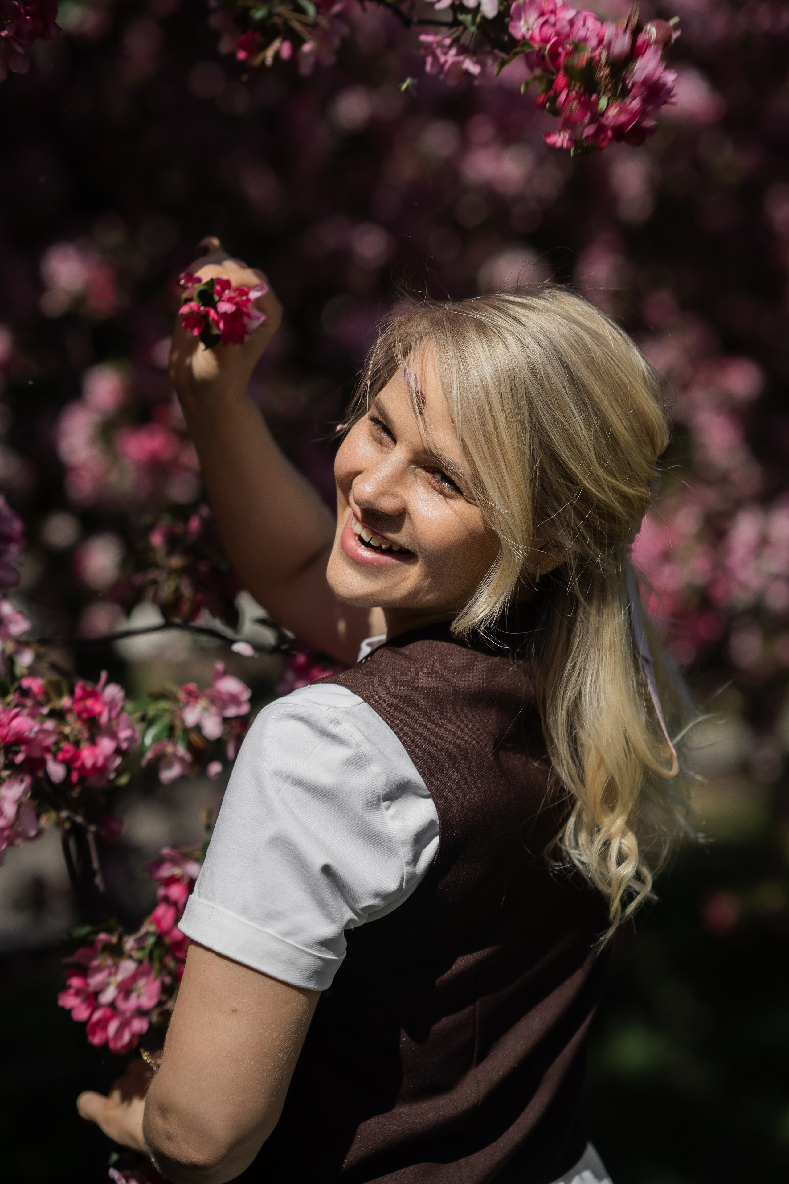 Даша и яблоня. Москва, ВДНХ. Семейный и детский фотограф в Сергиев Посаде, Хотьково Якимчук Любовь