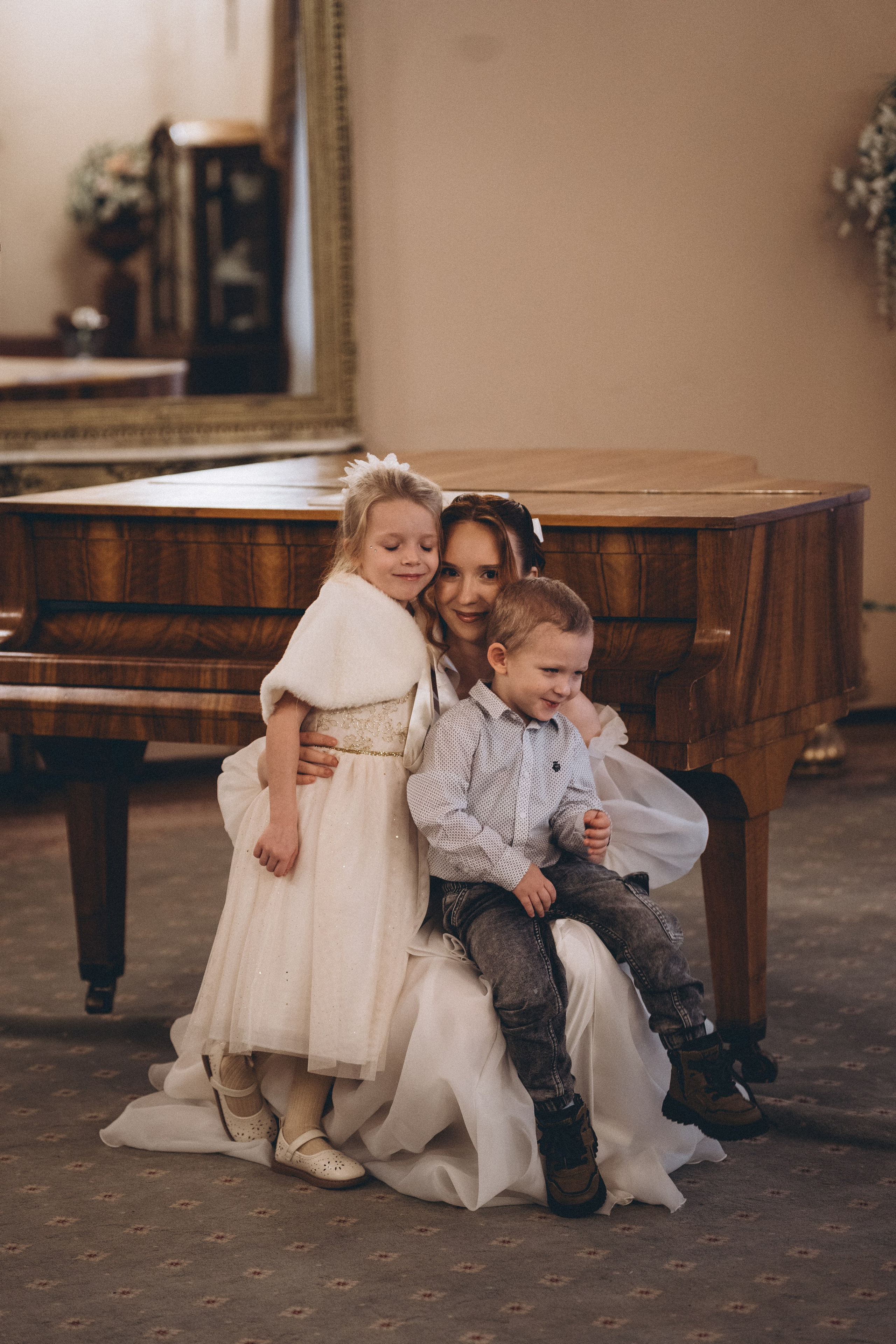 СВАДЕБНАЯ СЬЕМКА ВО ВТОРОМ ДВОРЦЕ С ГОСТЯМИ И ПРОГУЛКА В ТАВРИЧЕСКОМ САДУ. Профессиональный фотограф, Санкт-Петербург — Виктория Богомолова