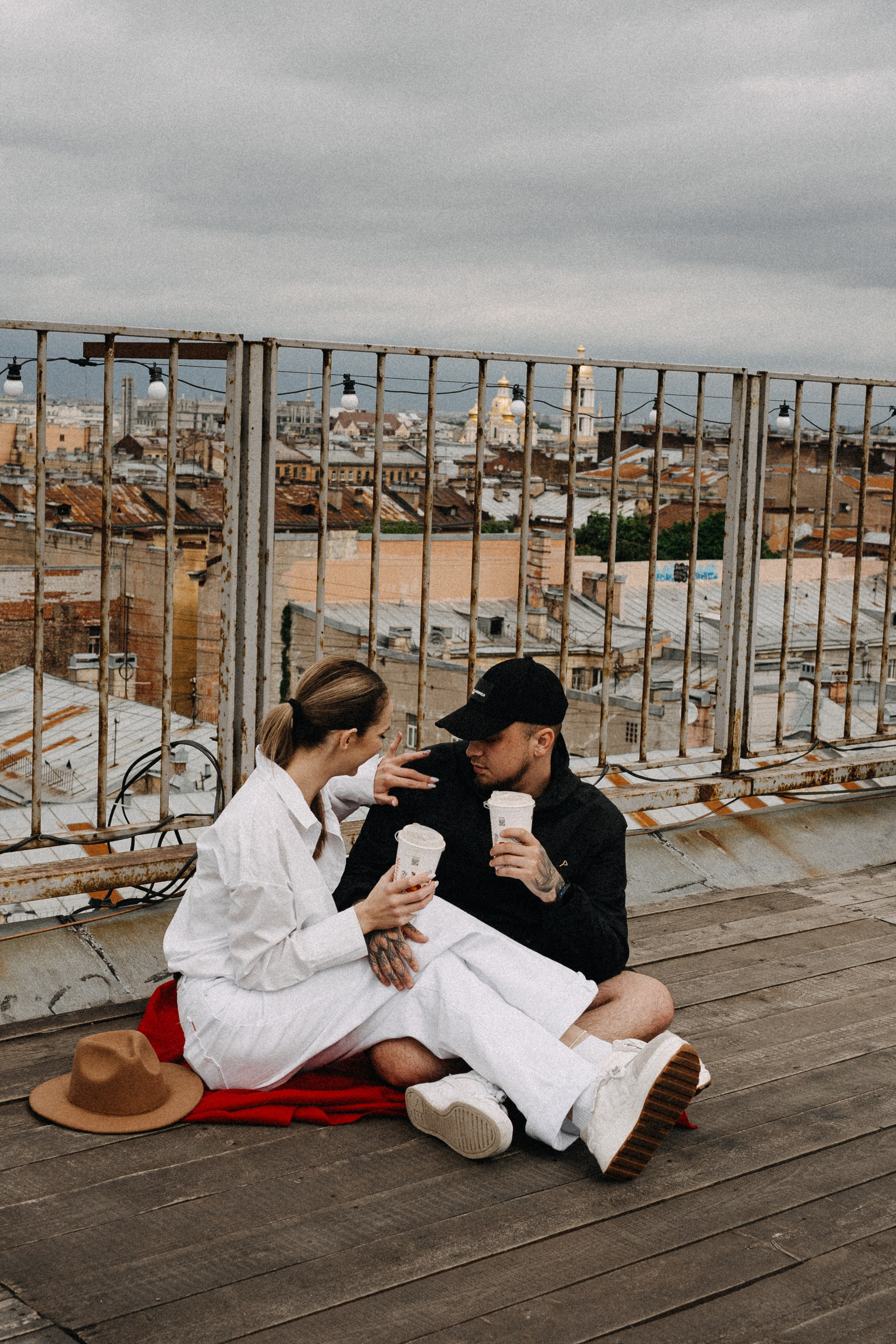 МЫ ГУЛЯЛИ ПРО КРЫШАМ ПИТЕРА. Профессиональный фотограф, Санкт-Петербург — Виктория Богомолова