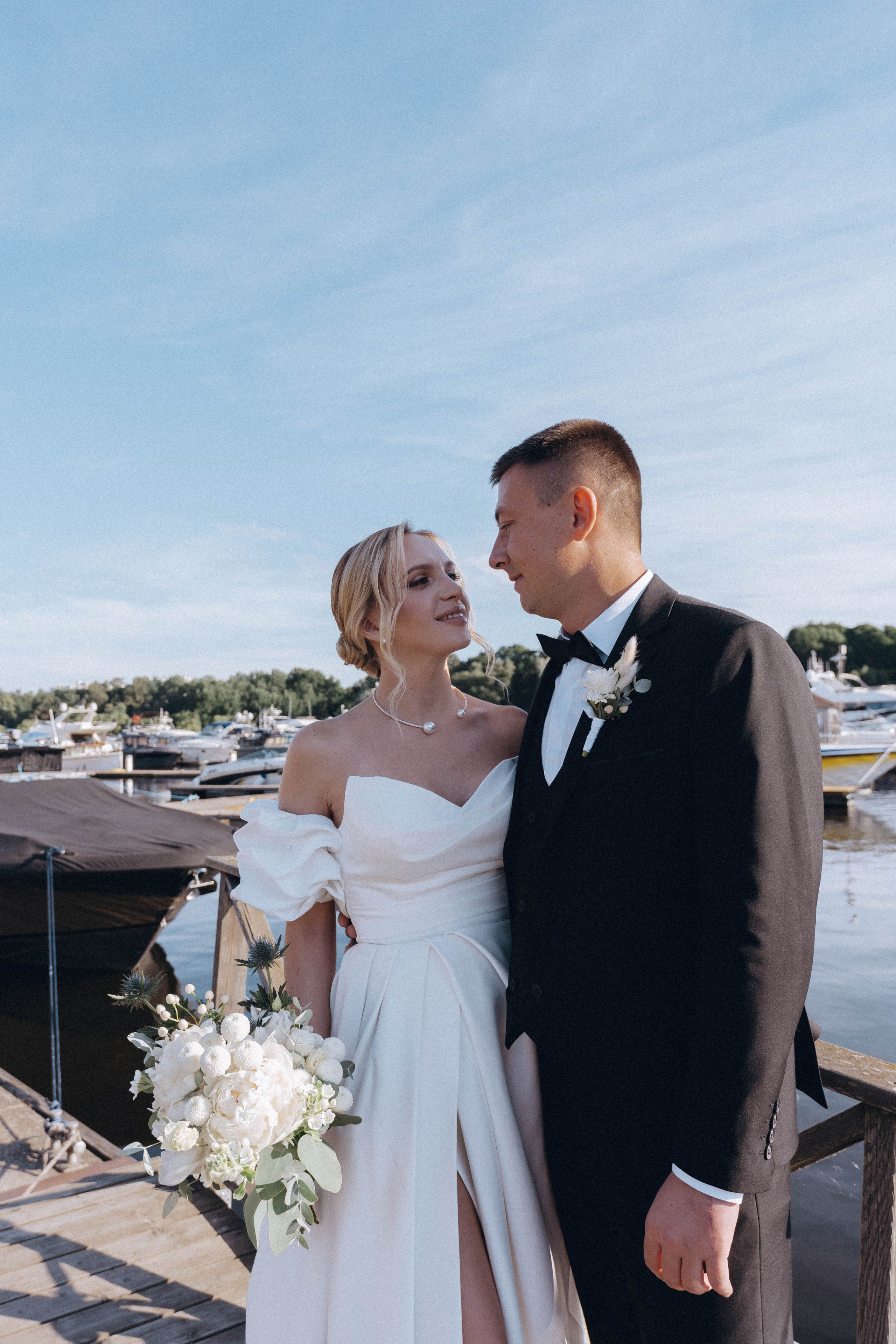 СВАДЕНБНАЯ СЬЕМКА НА КАТЕРЕ ПО КАНАЛАМ САНКТ-ПЕТЕРБУРГА И В АКВАТОРИИ НЕВЫ. Профессиональный фотограф, Санкт-Петербург — Виктория Богомолова