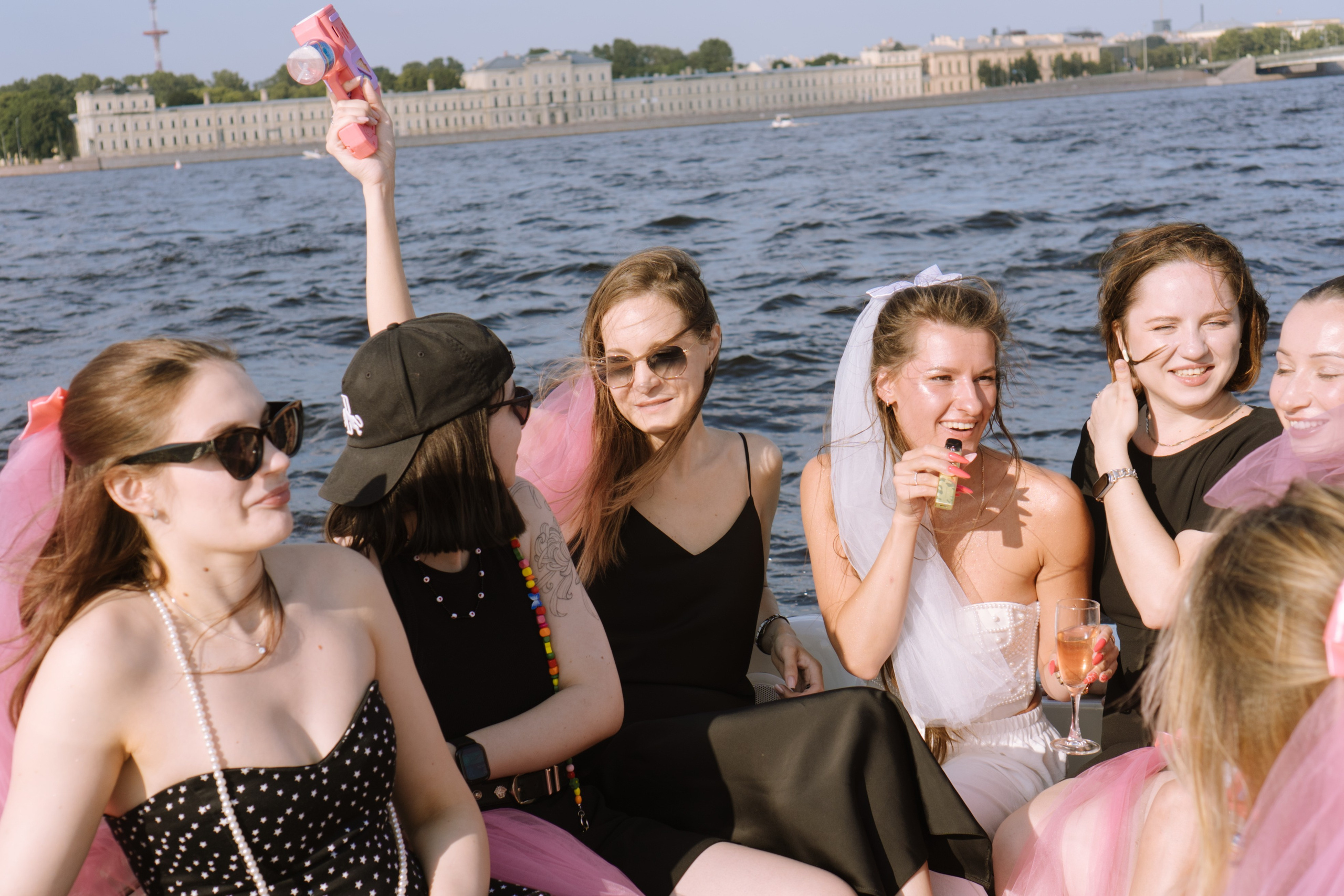 ДЕВИЧНИК НА КАТЕРЕ. Профессиональный фотограф, Санкт-Петербург — Виктория Богомолова