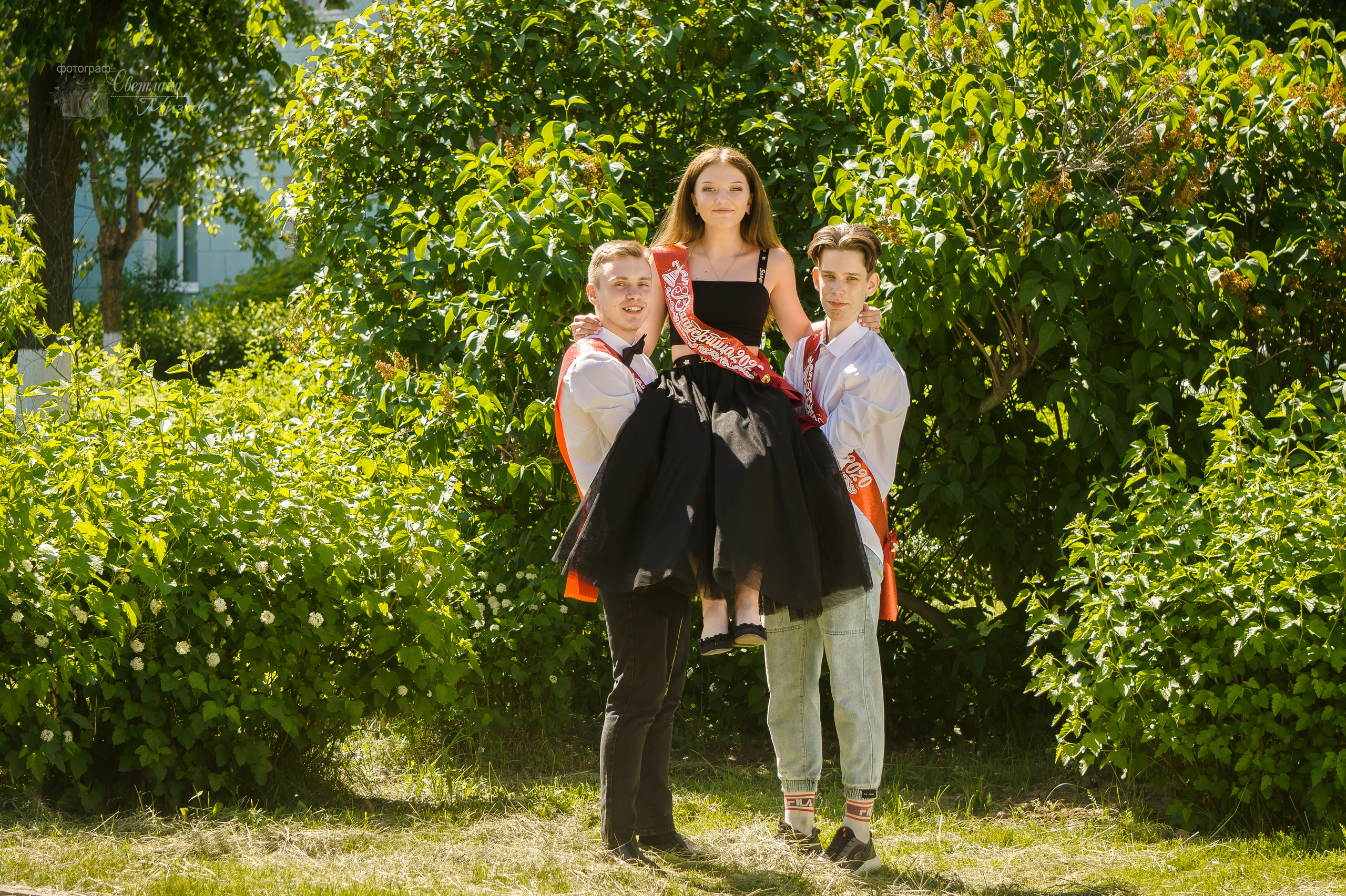 Фотосъемка в детском саду фотосъемка в школе Дипломы Выпускник Фотопла. Фотосъемка в детском саду и школе. Фотоальбомы и фотокниги ВЫПУСКНИК