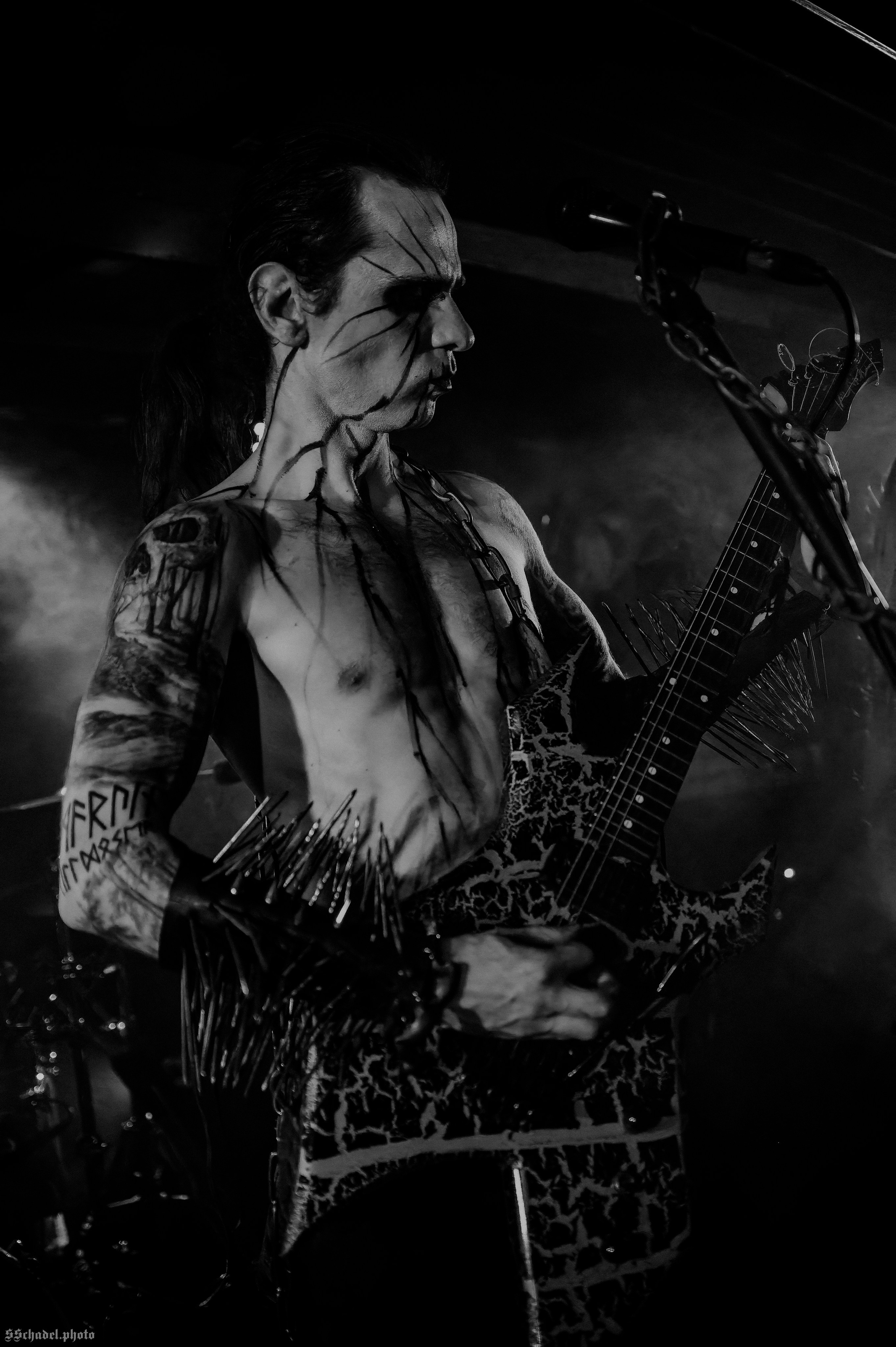 Frostlagte Måne 18.10.25. We will make everything metal!