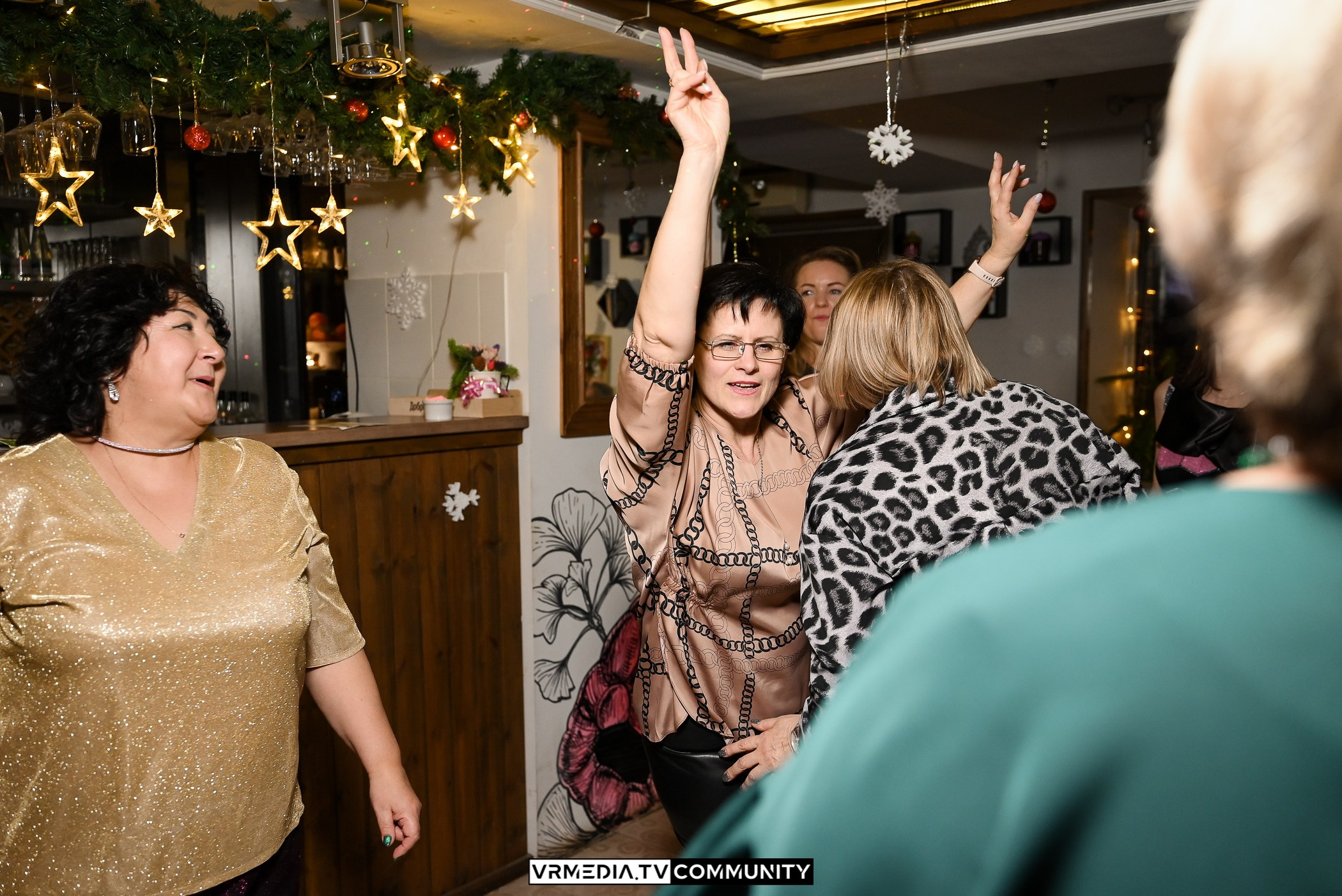 Новогодний вечер в кафе «КАмпот»