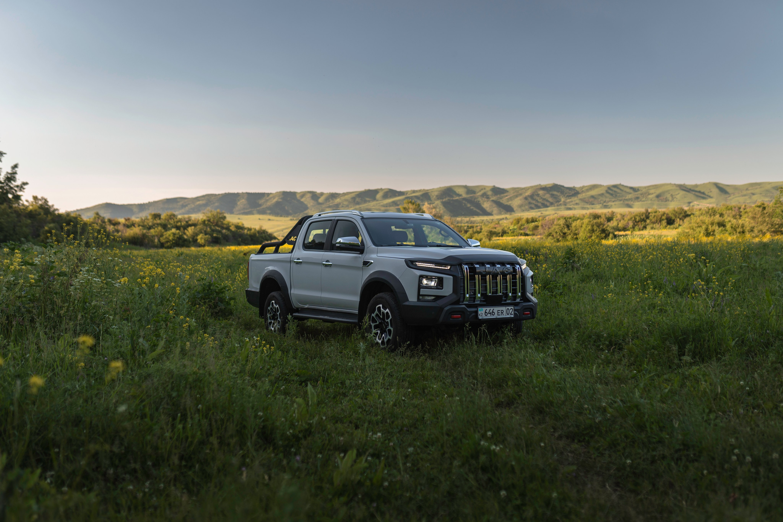 JAC T8 Pro. Чен Станислав | Автомобильный фотограф | Алматы, Казахстан