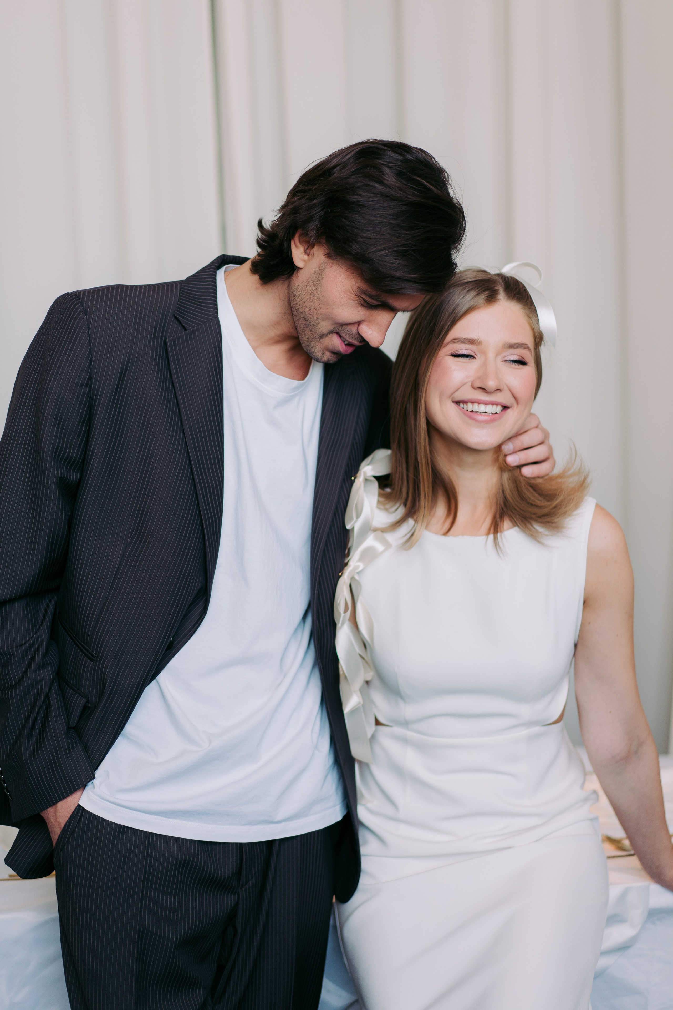 Свадебная фотосессия для двоих в студии, камерная свадьба в Москве