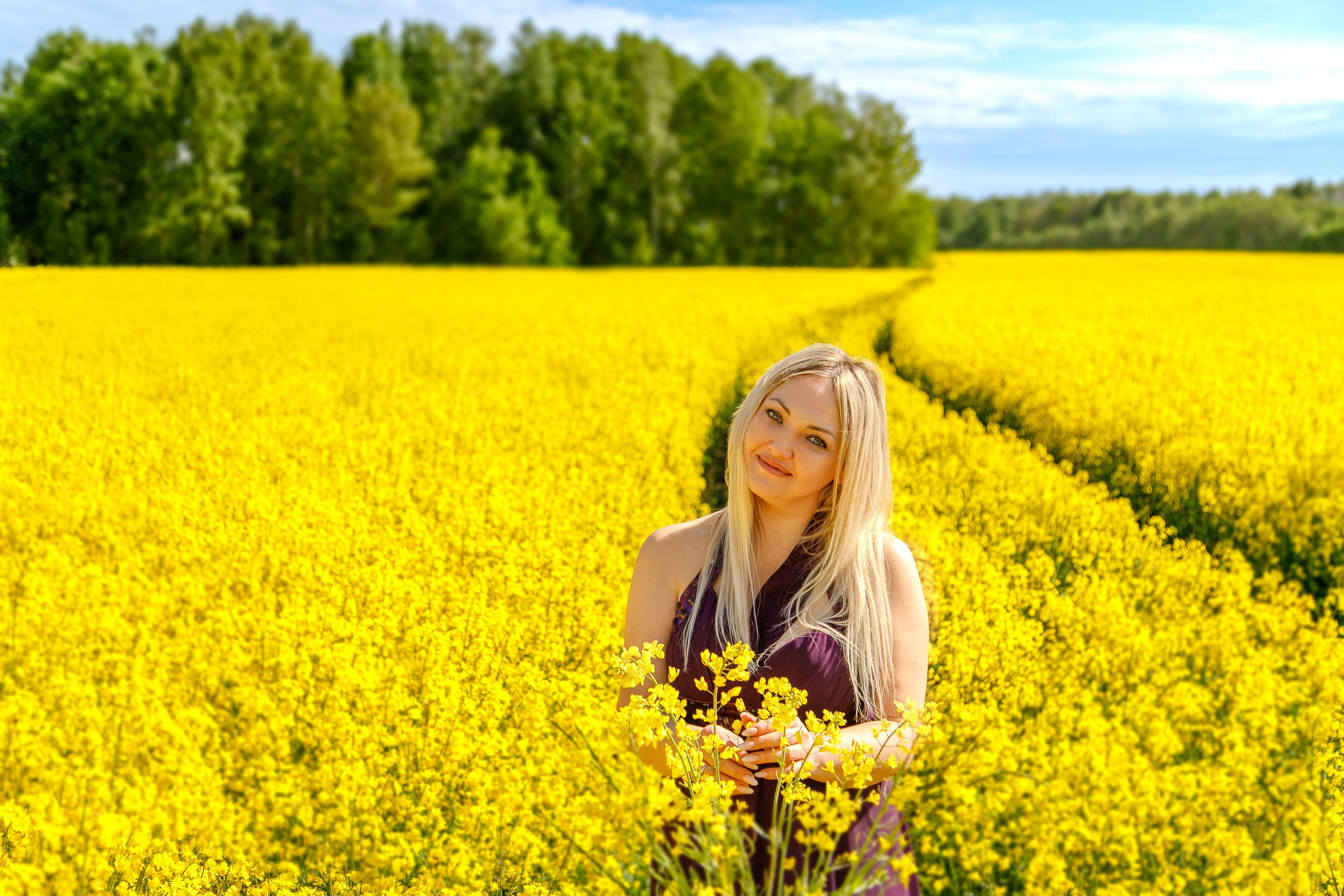 Фотосессия в рапсовом поле